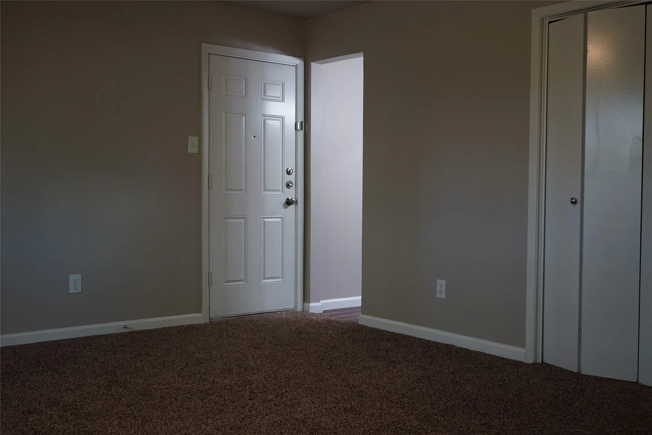 Duplex For Rent in Tarrant County , 7729 Brandi Place, North Richland Hills, Texas 76182, 2 Bedroom, 2 Bathroom, Garage spaces, 1,077 Sqft, built in 1985, mls#21321046, Real Estate Agent in North Richland Hills, Homes For Rent in Tarrant county, Homes For Rent in North Richland Hills, Realtor in North Richland Hills Texas, Real Estate Brokerage Independent Realty Texas, Luminita Cordes Realtor