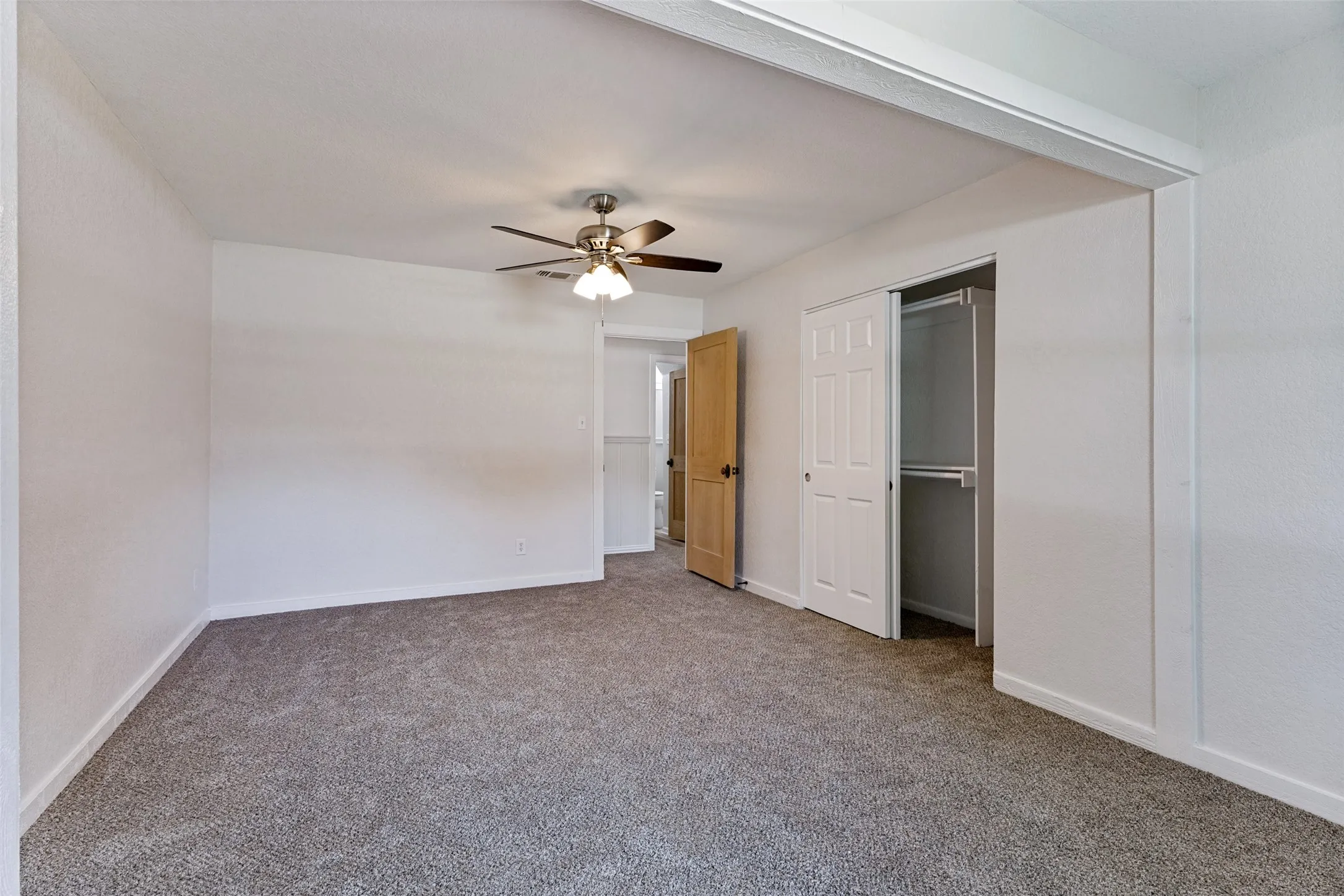 Single Family Residence For Sale in Wise County , 3074 W Highway 114, Paradise, Texas 76073, 3 Bedroom, 2 Bathroom, 1 Garage spaces, 1,380 Sqft, built in 1960, mls#21319207, Real Estate Agent in Paradise, Homes For Sale in Wise county, Homes For Sale in Paradise, Realtor in Paradise Texas, Real Estate Brokerage Independent Realty Texas, Luminita Cordes Realtor