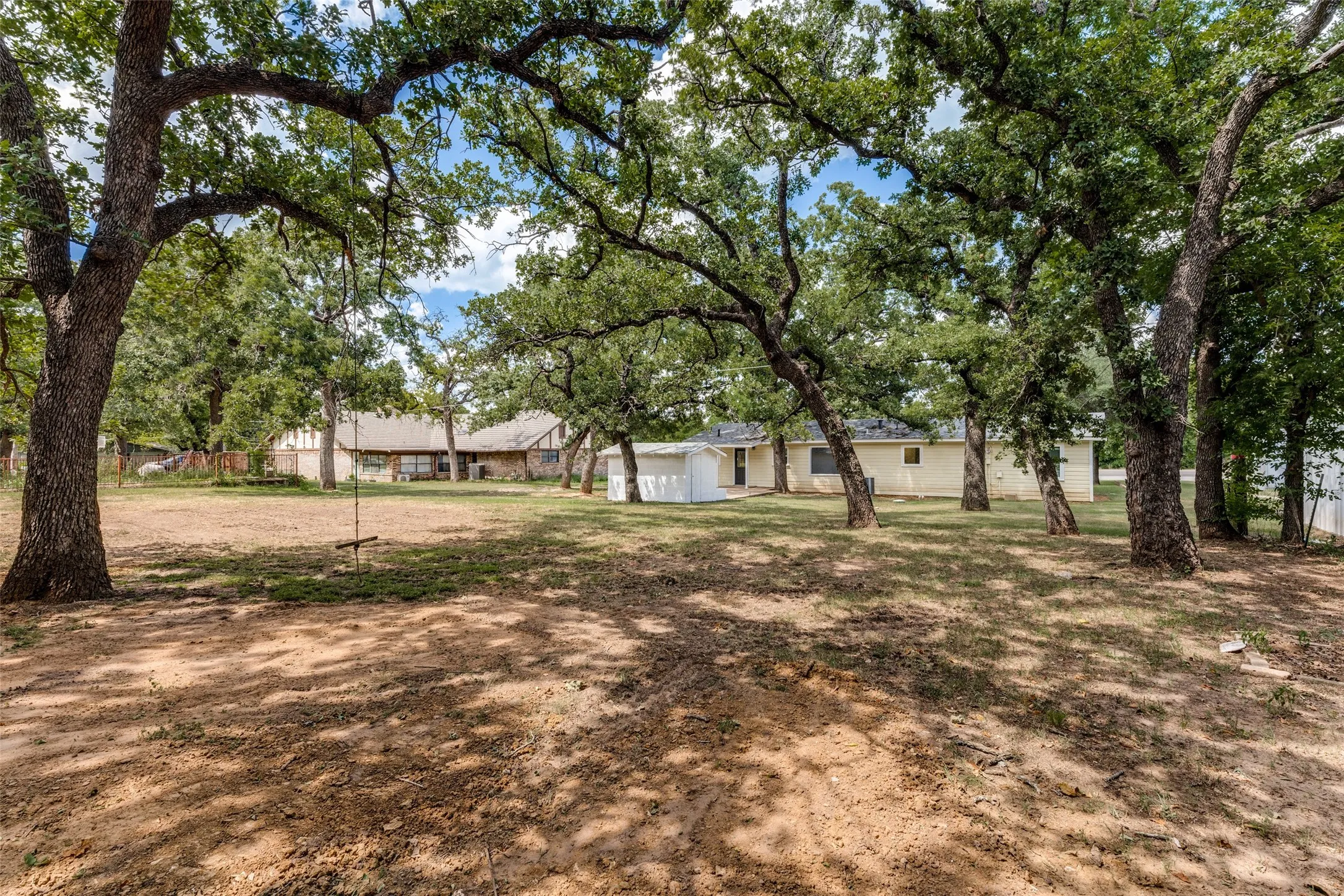 Single Family Residence For Sale in Wise County , 3074 W Highway 114, Paradise, Texas 76073, 3 Bedroom, 2 Bathroom, 1 Garage spaces, 1,380 Sqft, built in 1960, mls#21319207, Real Estate Agent in Paradise, Homes For Sale in Wise county, Homes For Sale in Paradise, Realtor in Paradise Texas, Real Estate Brokerage Independent Realty Texas, Luminita Cordes Realtor