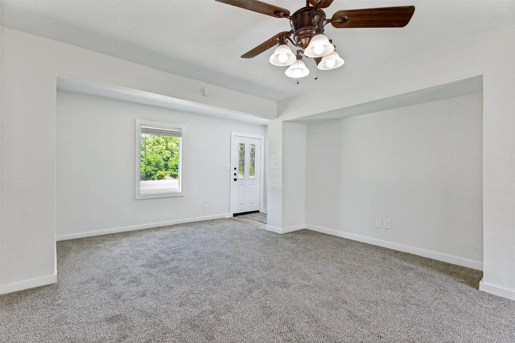 Single Family Residence For Sale in Wise County , 3074 W Highway 114, Paradise, Texas 76073, 3 Bedroom, 2 Bathroom, 1 Garage spaces, 1,380 Sqft, built in 1960, mls#21319207, Real Estate Agent in Paradise, Homes For Sale in Wise county, Homes For Sale in Paradise, Realtor in Paradise Texas, Real Estate Brokerage Independent Realty Texas, Luminita Cordes Realtor