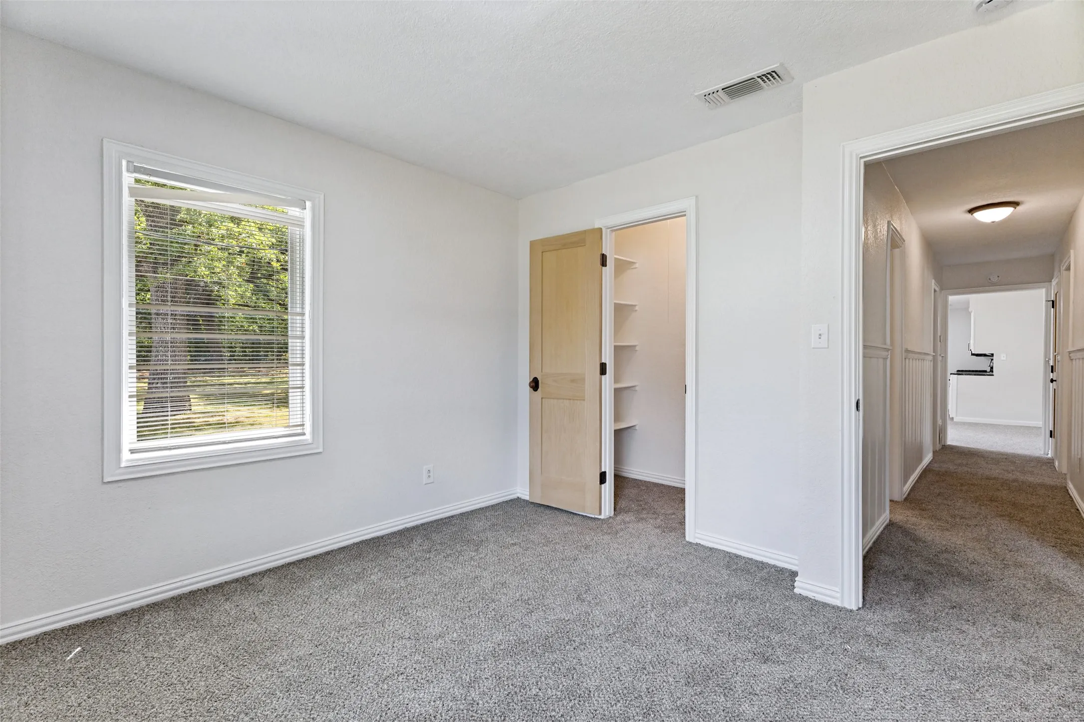 Single Family Residence For Sale in Wise County , 3074 W Highway 114, Paradise, Texas 76073, 3 Bedroom, 2 Bathroom, 1 Garage spaces, 1,380 Sqft, built in 1960, mls#21319207, Real Estate Agent in Paradise, Homes For Sale in Wise county, Homes For Sale in Paradise, Realtor in Paradise Texas, Real Estate Brokerage Independent Realty Texas, Luminita Cordes Realtor