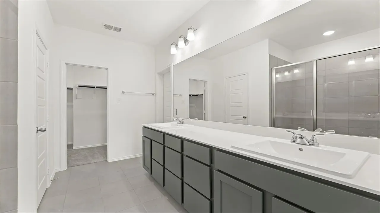 Single Family Residence For Sale in Collin County , 432 Silent Pond Park, Lavon, Texas 75166, 3 Bedroom, 2 Bathroom, 2 Garage spaces, 1,676 Sqft, built in 2023, mls#21321648, Real Estate Agent in Lavon, Homes For Sale in Collin county, Homes For Sale in Lavon, Realtor in Lavon Texas, Real Estate Brokerage Independent Realty Texas, Luminita Cordes Realtor