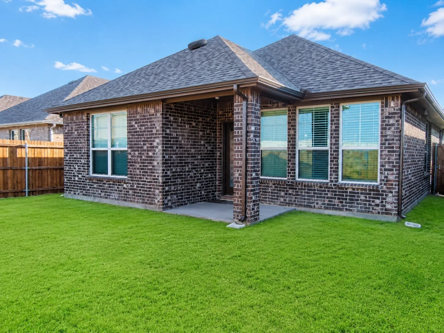 Single Family Residence For Sale in Collin County , 432 Silent Pond Park, Lavon, Texas 75166, 3 Bedroom, 2 Bathroom, 2 Garage spaces, 1,676 Sqft, built in 2023, mls#21321648, Real Estate Agent in Lavon, Homes For Sale in Collin county, Homes For Sale in Lavon, Realtor in Lavon Texas, Real Estate Brokerage Independent Realty Texas, Luminita Cordes Realtor