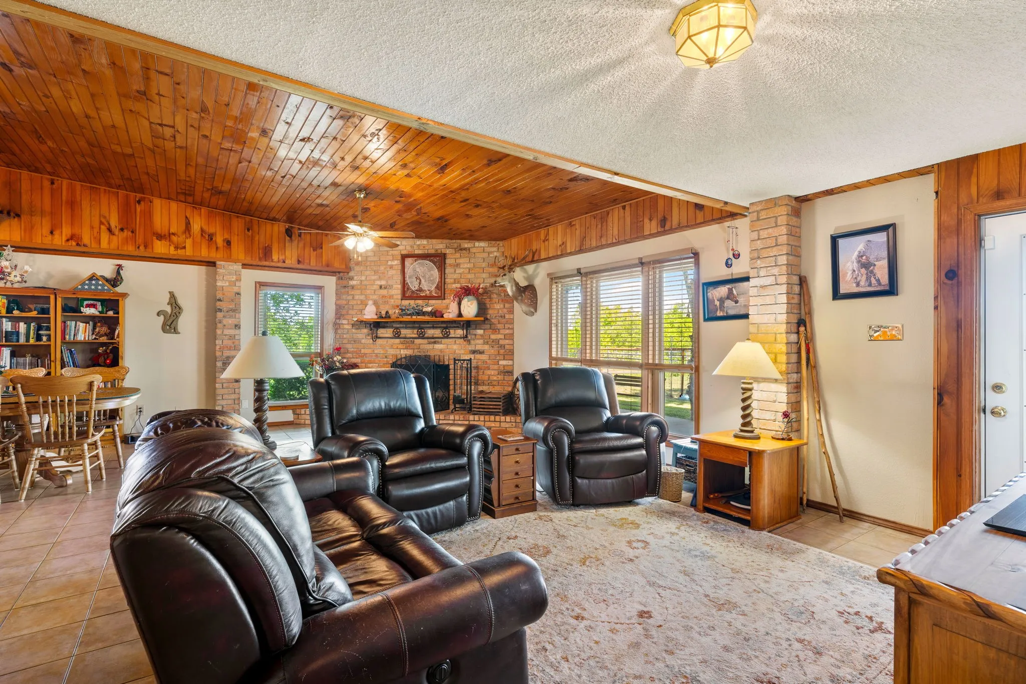 Farm For Sale in Kaufman County , 14054 County Road 352, Terrell, Texas 75161, 3 Bedroom, 3 Bathroom, Garage spaces, 2,400 Sqft, built in 1990, mls#21321278, Real Estate Agent in Terrell, Homes For Sale in Kaufman county, Homes For Sale in Terrell, Realtor in Terrell Texas, Real Estate Brokerage Independent Realty Texas, Luminita Cordes Realtor