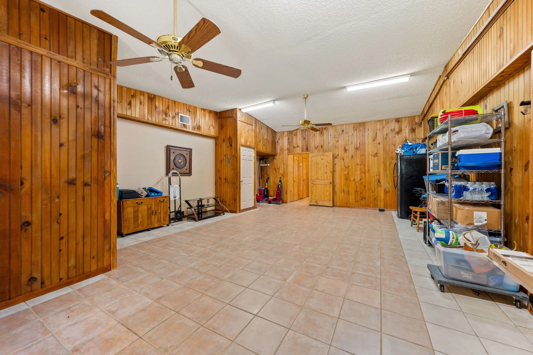 Farm For Sale in Kaufman County , 14054 County Road 352, Terrell, Texas 75161, 3 Bedroom, 3 Bathroom, Garage spaces, 2,400 Sqft, built in 1990, mls#21321278, Real Estate Agent in Terrell, Homes For Sale in Kaufman county, Homes For Sale in Terrell, Realtor in Terrell Texas, Real Estate Brokerage Independent Realty Texas, Luminita Cordes Realtor