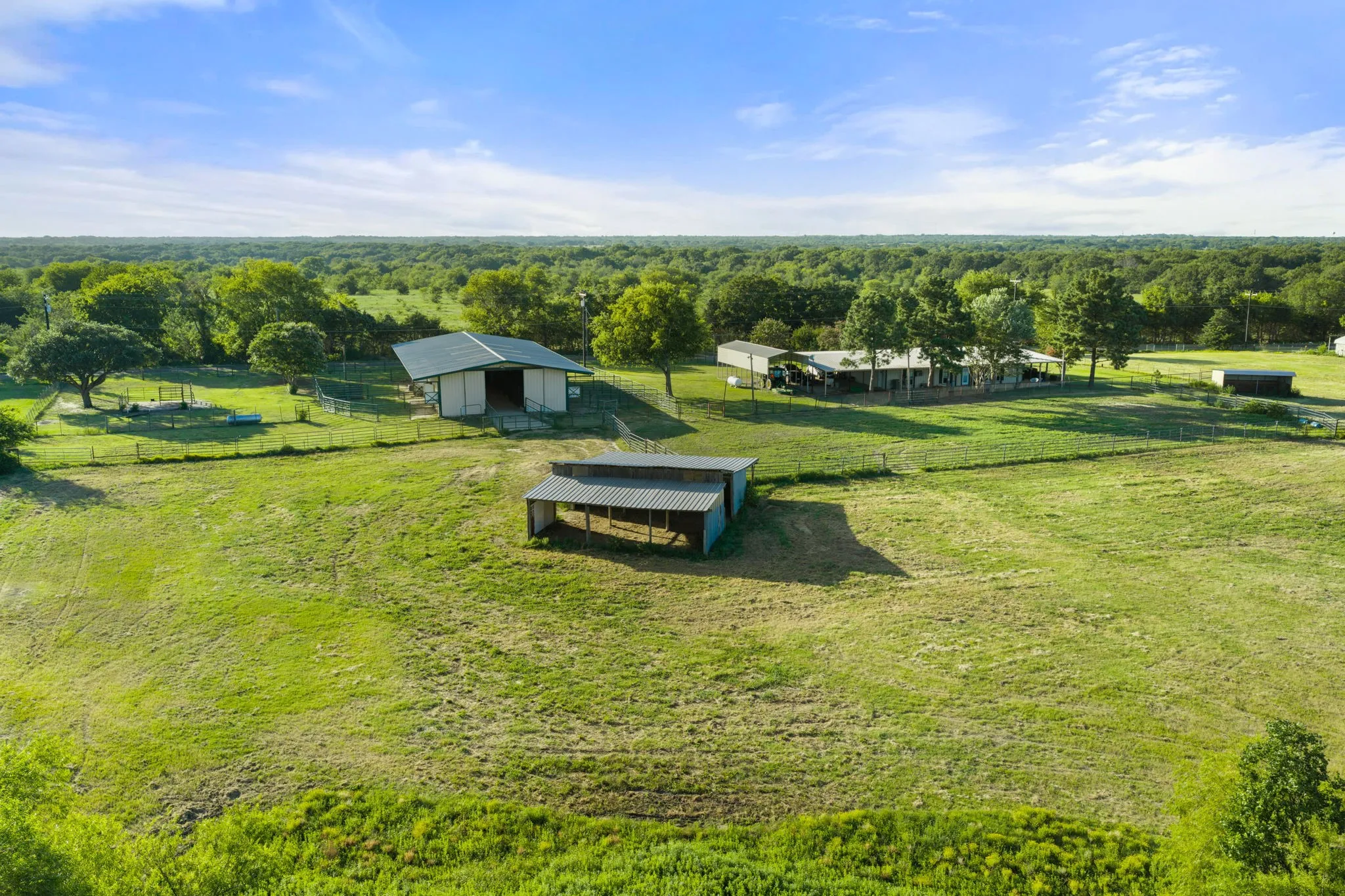 Farm For Sale in Kaufman County , 14054 County Road 352, Terrell, Texas 75161, 3 Bedroom, 3 Bathroom, Garage spaces, 2,400 Sqft, built in 1990, mls#21321278, Real Estate Agent in Terrell, Homes For Sale in Kaufman county, Homes For Sale in Terrell, Realtor in Terrell Texas, Real Estate Brokerage Independent Realty Texas, Luminita Cordes Realtor