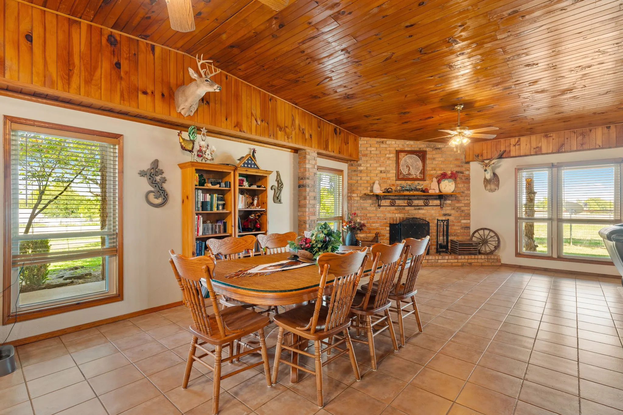 Farm For Sale in Kaufman County , 14054 County Road 352, Terrell, Texas 75161, 3 Bedroom, 3 Bathroom, Garage spaces, 2,400 Sqft, built in 1990, mls#21321278, Real Estate Agent in Terrell, Homes For Sale in Kaufman county, Homes For Sale in Terrell, Realtor in Terrell Texas, Real Estate Brokerage Independent Realty Texas, Luminita Cordes Realtor