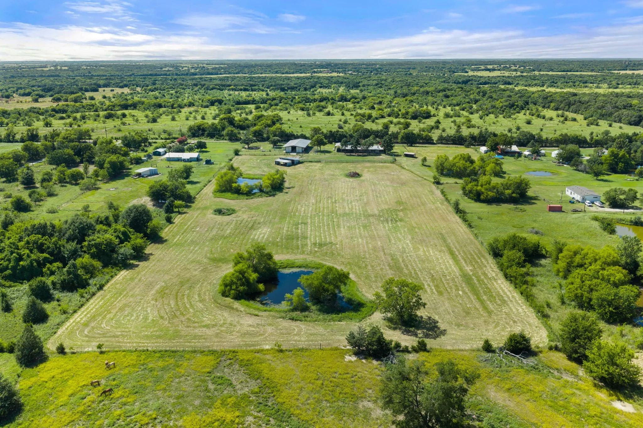 Farm For Sale in Kaufman County , 14054 County Road 352, Terrell, Texas 75161, 3 Bedroom, 3 Bathroom, Garage spaces, 2,400 Sqft, built in 1990, mls#21321278, Real Estate Agent in Terrell, Homes For Sale in Kaufman county, Homes For Sale in Terrell, Realtor in Terrell Texas, Real Estate Brokerage Independent Realty Texas, Luminita Cordes Realtor