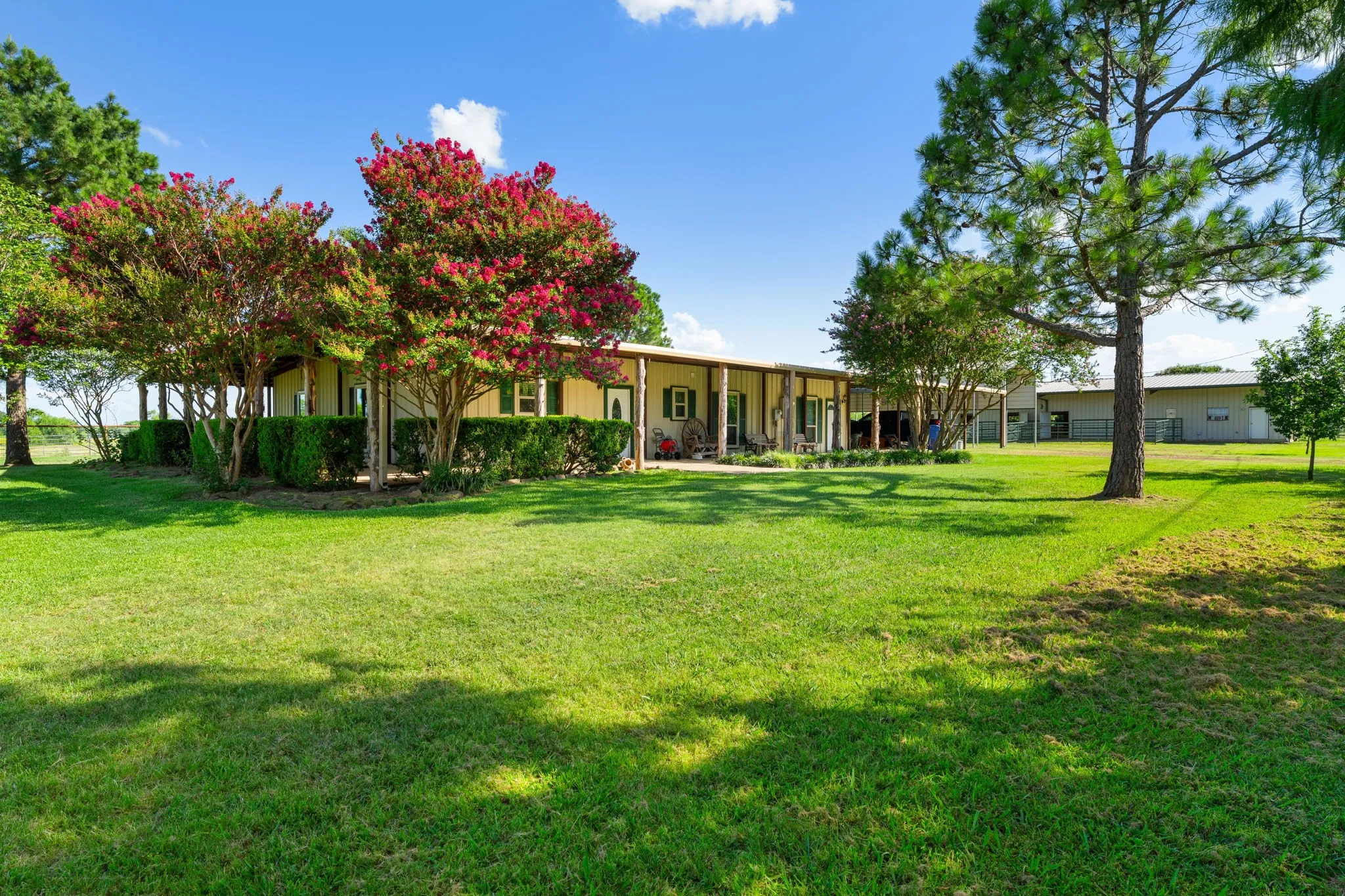 Farm For Sale in Kaufman County , 14054 County Road 352, Terrell, Texas 75161, 3 Bedroom, 3 Bathroom, Garage spaces, 2,400 Sqft, built in 1990, mls#21321278, Real Estate Agent in Terrell, Homes For Sale in Kaufman county, Homes For Sale in Terrell, Realtor in Terrell Texas, Real Estate Brokerage Independent Realty Texas, Luminita Cordes Realtor