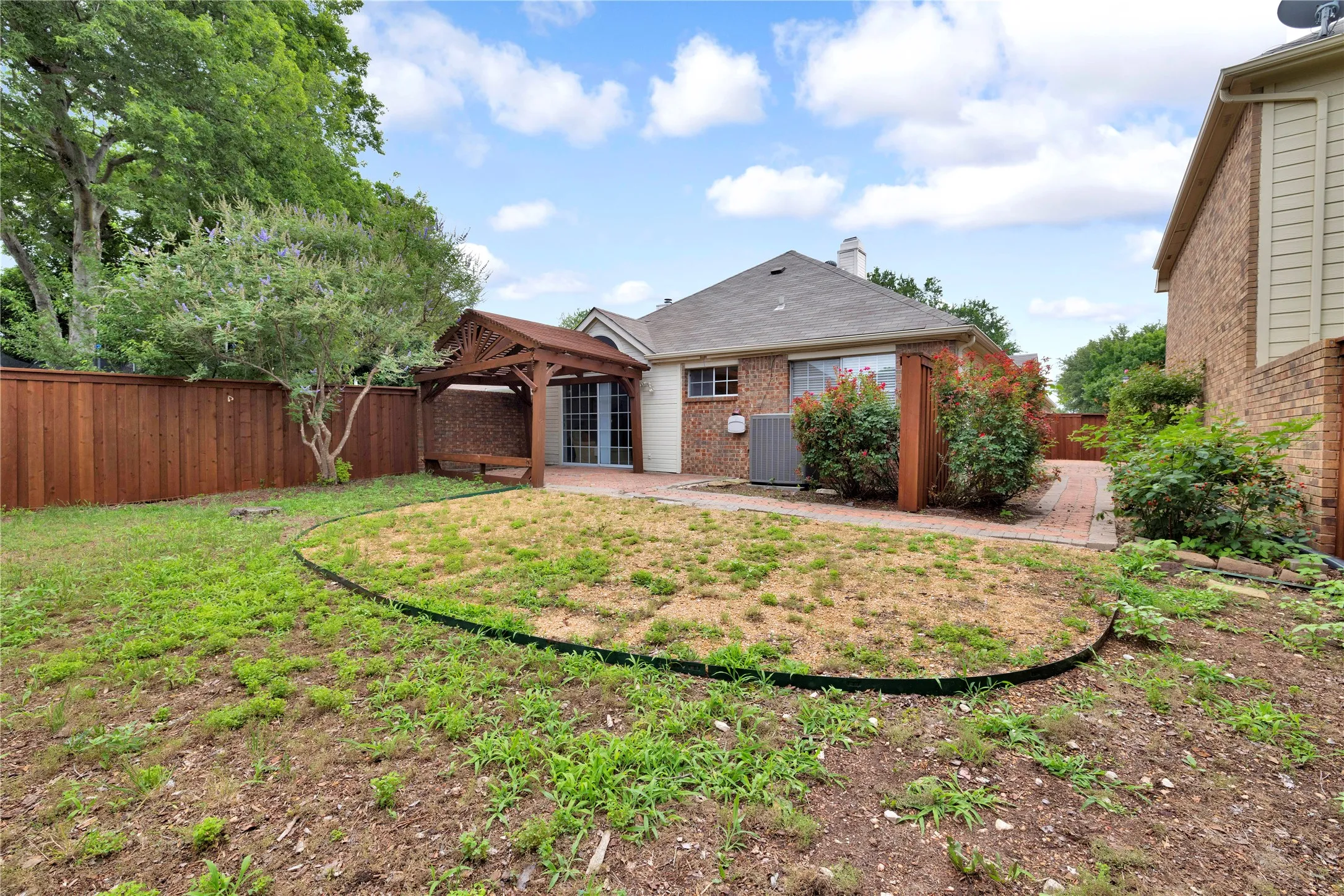 Single Family Residence For Rent in Collin County , 3116 Silver Springs Lane, Richardson, Texas 75082, 3 Bedroom, 2 Bathroom, 2 Garage spaces, 1,722 Sqft, built in 1986, mls#21321718, Real Estate Agent in Richardson, Homes For Rent in Collin county, Homes For Rent in Richardson, Realtor in Richardson Texas, Real Estate Brokerage Independent Realty Texas, Luminita Cordes Realtor