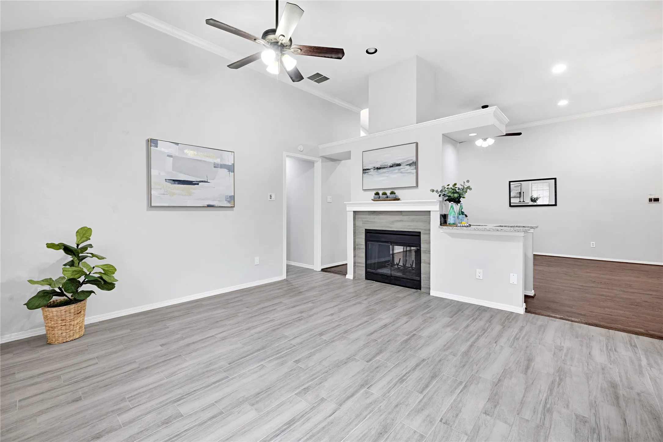 Single Family Residence For Rent in Collin County , 3116 Silver Springs Lane, Richardson, Texas 75082, 3 Bedroom, 2 Bathroom, 2 Garage spaces, 1,722 Sqft, built in 1986, mls#21321718, Real Estate Agent in Richardson, Homes For Rent in Collin county, Homes For Rent in Richardson, Realtor in Richardson Texas, Real Estate Brokerage Independent Realty Texas, Luminita Cordes Realtor