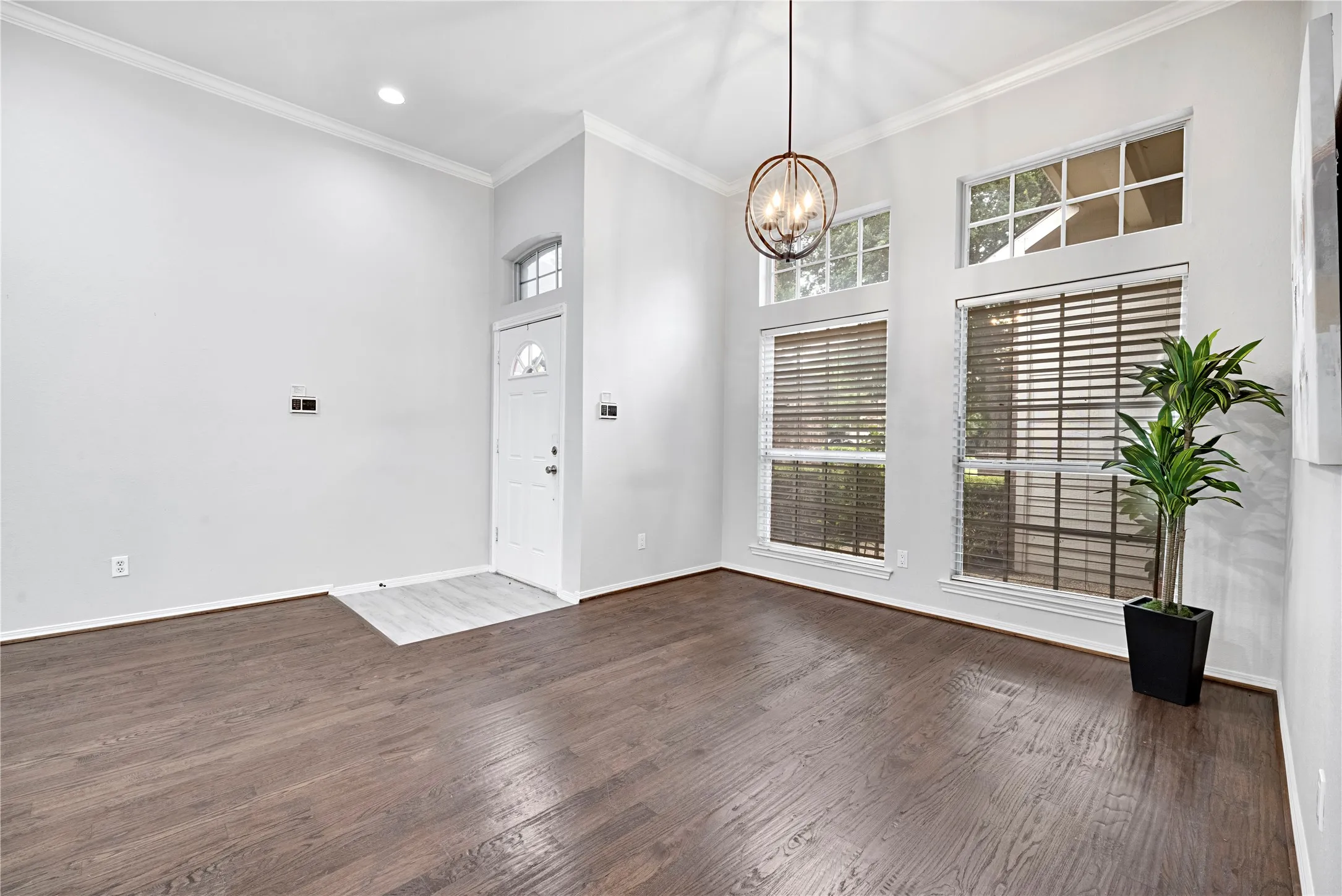 Single Family Residence For Rent in Collin County , 3116 Silver Springs Lane, Richardson, Texas 75082, 3 Bedroom, 2 Bathroom, 2 Garage spaces, 1,722 Sqft, built in 1986, mls#21321718, Real Estate Agent in Richardson, Homes For Rent in Collin county, Homes For Rent in Richardson, Realtor in Richardson Texas, Real Estate Brokerage Independent Realty Texas, Luminita Cordes Realtor