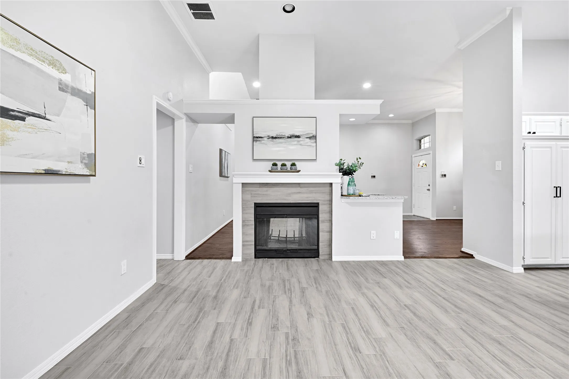 Single Family Residence For Rent in Collin County , 3116 Silver Springs Lane, Richardson, Texas 75082, 3 Bedroom, 2 Bathroom, 2 Garage spaces, 1,722 Sqft, built in 1986, mls#21321718, Real Estate Agent in Richardson, Homes For Rent in Collin county, Homes For Rent in Richardson, Realtor in Richardson Texas, Real Estate Brokerage Independent Realty Texas, Luminita Cordes Realtor