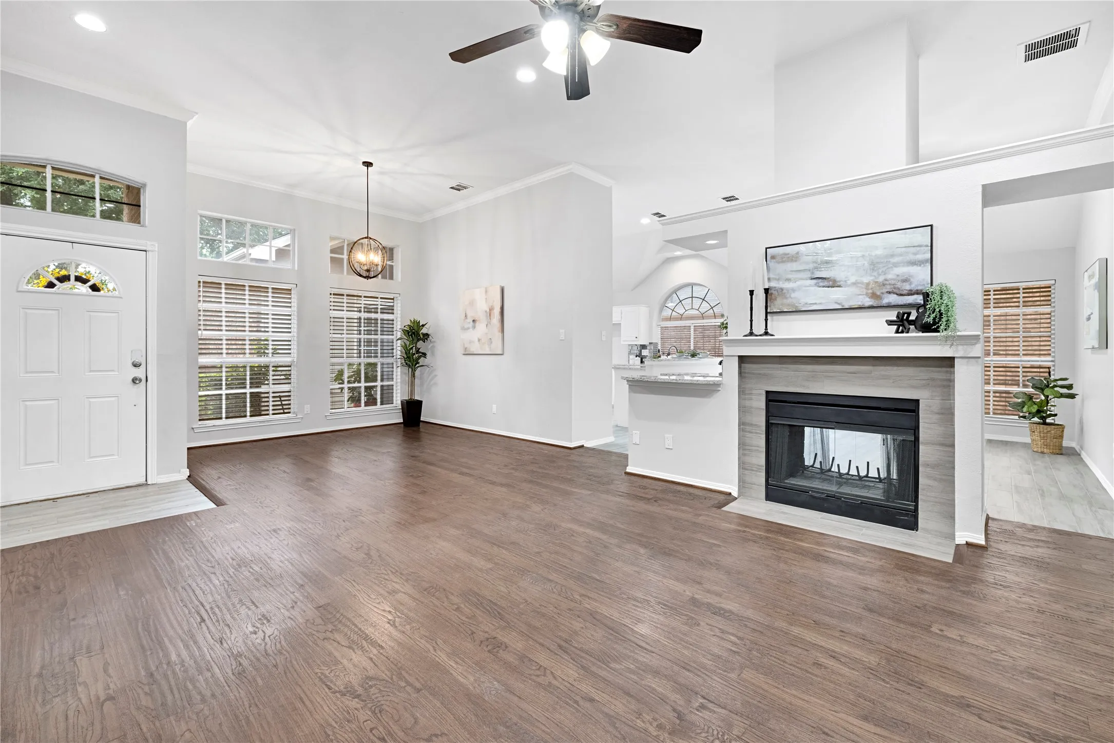 Single Family Residence For Rent in Collin County , 3116 Silver Springs Lane, Richardson, Texas 75082, 3 Bedroom, 2 Bathroom, 2 Garage spaces, 1,722 Sqft, built in 1986, mls#21321718, Real Estate Agent in Richardson, Homes For Rent in Collin county, Homes For Rent in Richardson, Realtor in Richardson Texas, Real Estate Brokerage Independent Realty Texas, Luminita Cordes Realtor
