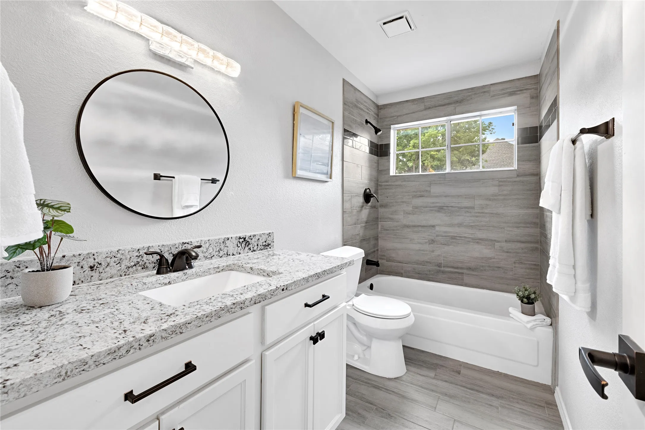 Single Family Residence For Rent in Collin County , 3116 Silver Springs Lane, Richardson, Texas 75082, 3 Bedroom, 2 Bathroom, 2 Garage spaces, 1,722 Sqft, built in 1986, mls#21321718, Real Estate Agent in Richardson, Homes For Rent in Collin county, Homes For Rent in Richardson, Realtor in Richardson Texas, Real Estate Brokerage Independent Realty Texas, Luminita Cordes Realtor