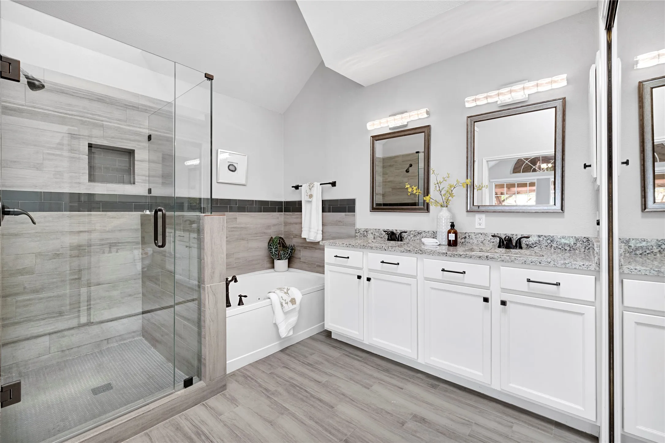 Single Family Residence For Rent in Collin County , 3116 Silver Springs Lane, Richardson, Texas 75082, 3 Bedroom, 2 Bathroom, 2 Garage spaces, 1,722 Sqft, built in 1986, mls#21321718, Real Estate Agent in Richardson, Homes For Rent in Collin county, Homes For Rent in Richardson, Realtor in Richardson Texas, Real Estate Brokerage Independent Realty Texas, Luminita Cordes Realtor