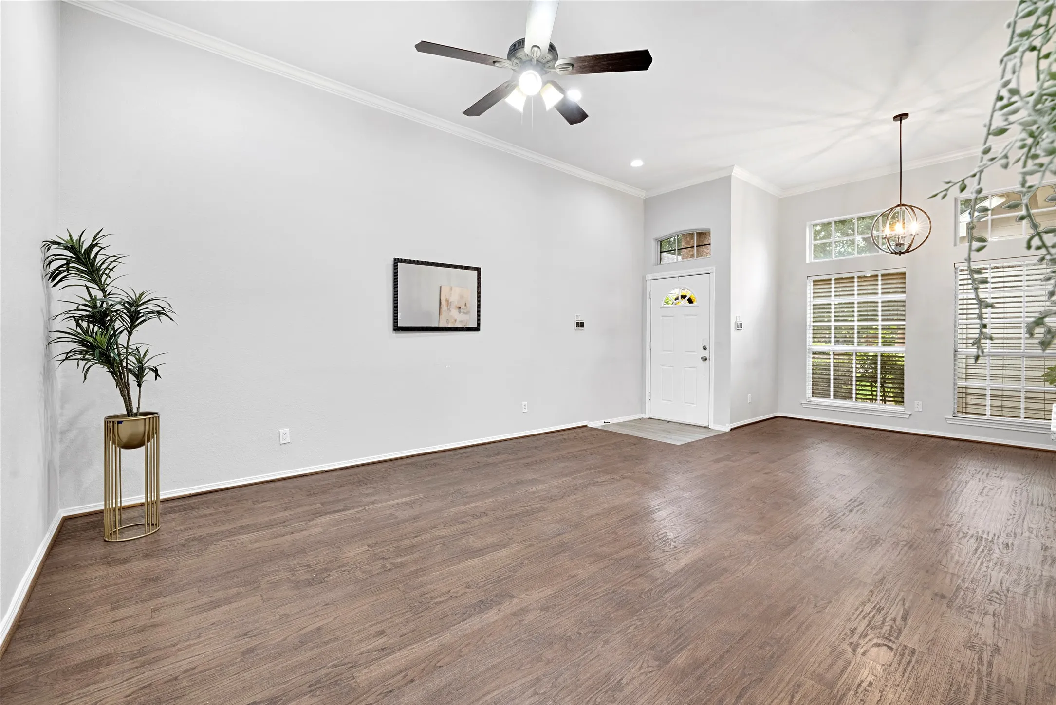 Single Family Residence For Rent in Collin County , 3116 Silver Springs Lane, Richardson, Texas 75082, 3 Bedroom, 2 Bathroom, 2 Garage spaces, 1,722 Sqft, built in 1986, mls#21321718, Real Estate Agent in Richardson, Homes For Rent in Collin county, Homes For Rent in Richardson, Realtor in Richardson Texas, Real Estate Brokerage Independent Realty Texas, Luminita Cordes Realtor