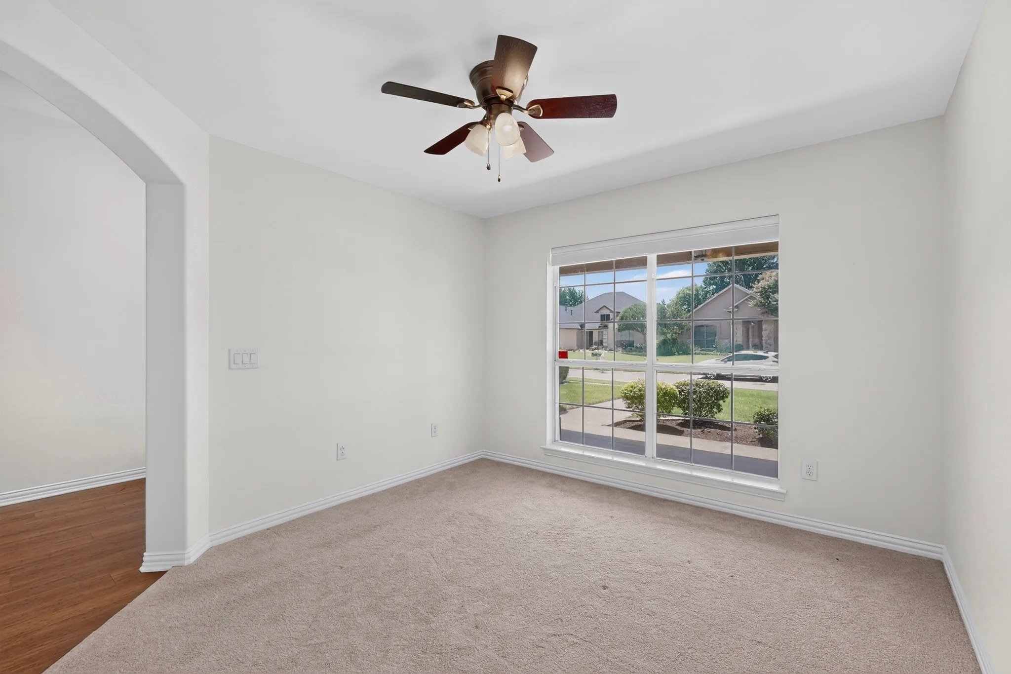 Single Family Residence For Sale in Denton County , 9516 Grandview Drive, Denton, Texas 76207, 2 Bedroom, 2 Bathroom, 2 Garage spaces, 1,834 Sqft, built in 2001, mls#21319400, Real Estate Agent in Denton, Homes For Sale in Denton county, Homes For Sale in Denton, Realtor in Denton Texas, Real Estate Brokerage Independent Realty Texas, Luminita Cordes Realtor