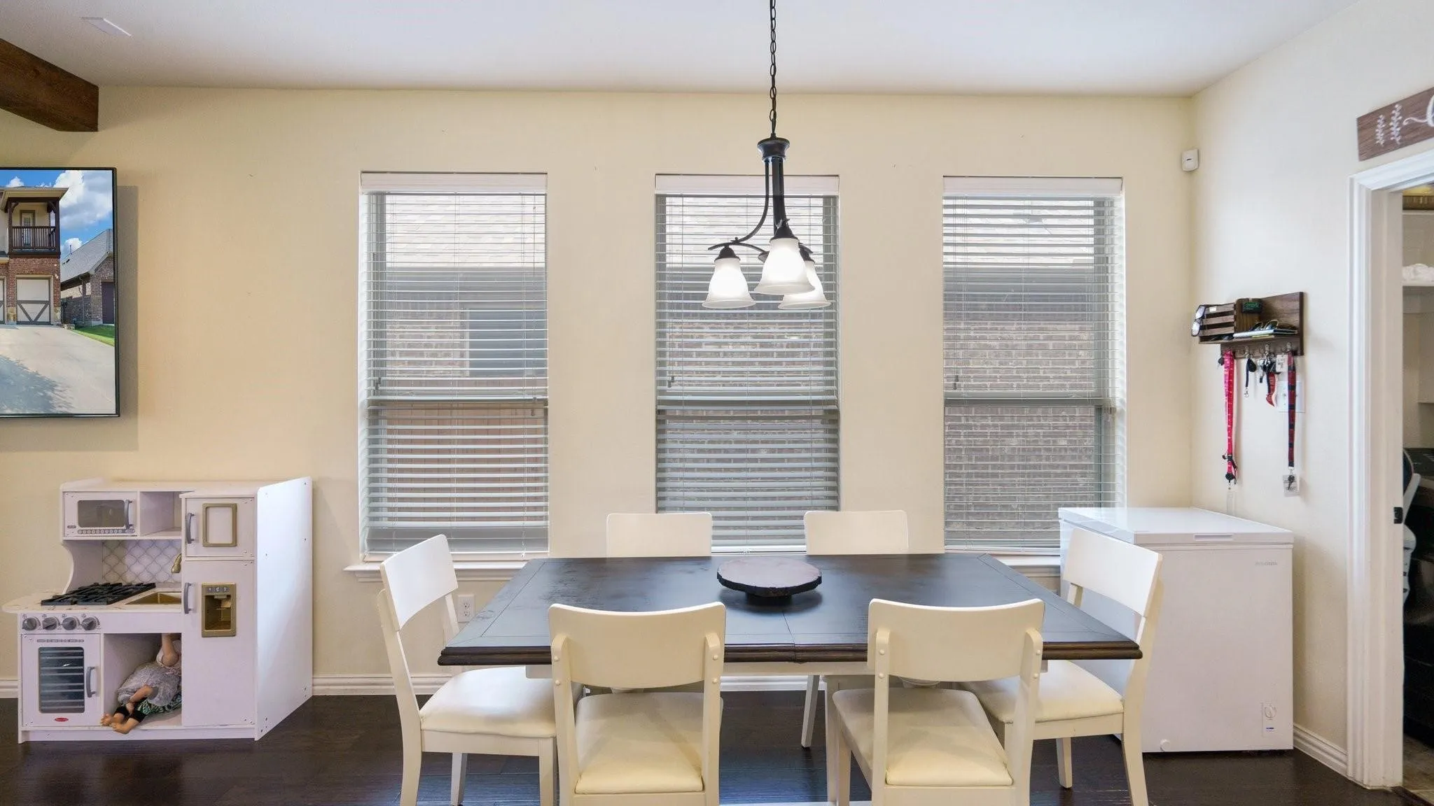 Single Family Residence For Sale in Tarrant County , 4328 Oak Chase Drive, Fort Worth, Texas 76244, 5 Bedroom, 4 Bathroom, 2 Garage spaces, 3,729 Sqft, built in 2015, mls#21320129, Real Estate Agent in Fort Worth, Homes For Sale in Tarrant county, Homes For Sale in Fort Worth, Realtor in Fort Worth Texas, Real Estate Brokerage Independent Realty Texas, Luminita Cordes Realtor