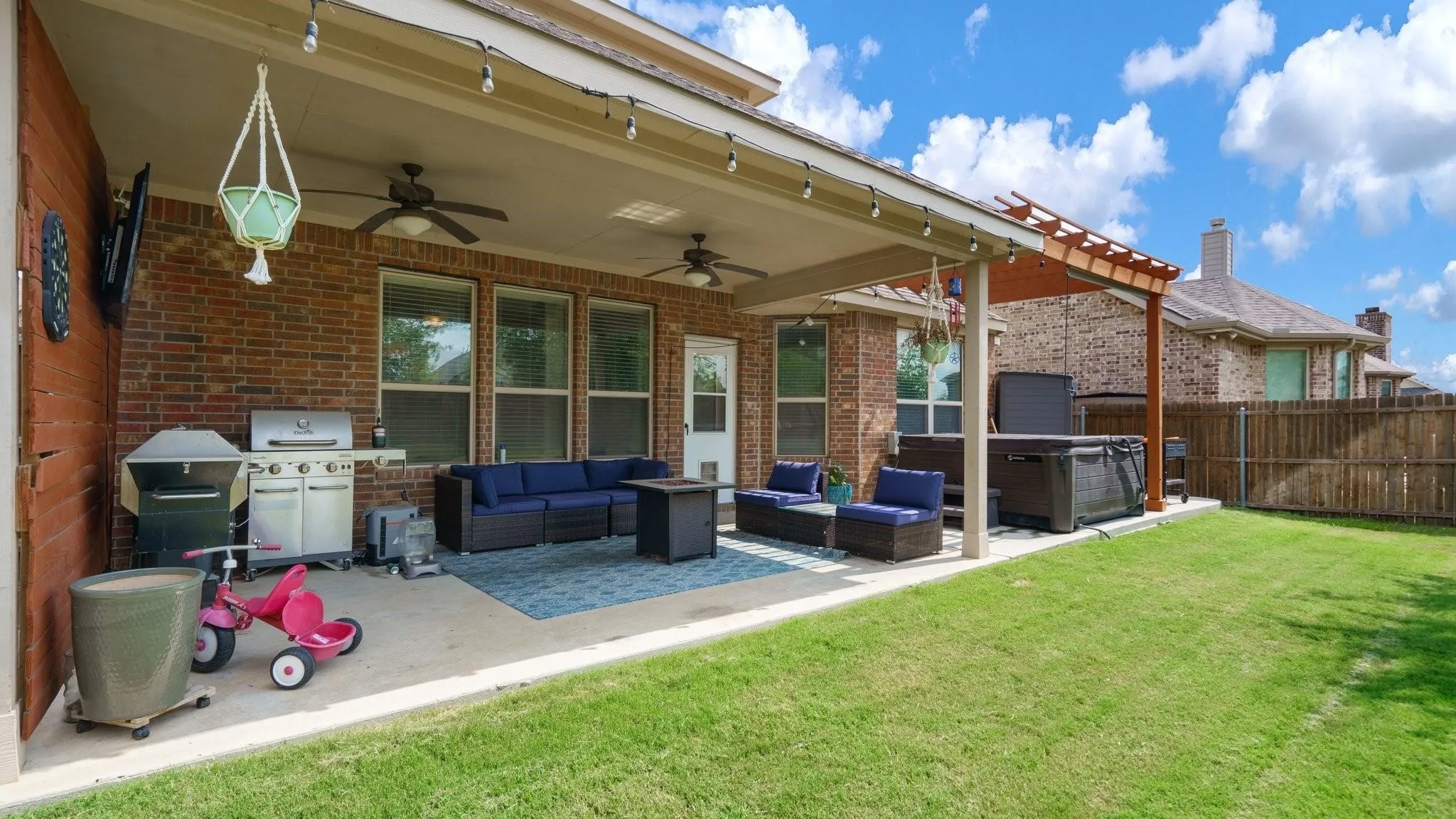 Single Family Residence For Sale in Tarrant County , 4328 Oak Chase Drive, Fort Worth, Texas 76244, 5 Bedroom, 4 Bathroom, 2 Garage spaces, 3,729 Sqft, built in 2015, mls#21320129, Real Estate Agent in Fort Worth, Homes For Sale in Tarrant county, Homes For Sale in Fort Worth, Realtor in Fort Worth Texas, Real Estate Brokerage Independent Realty Texas, Luminita Cordes Realtor