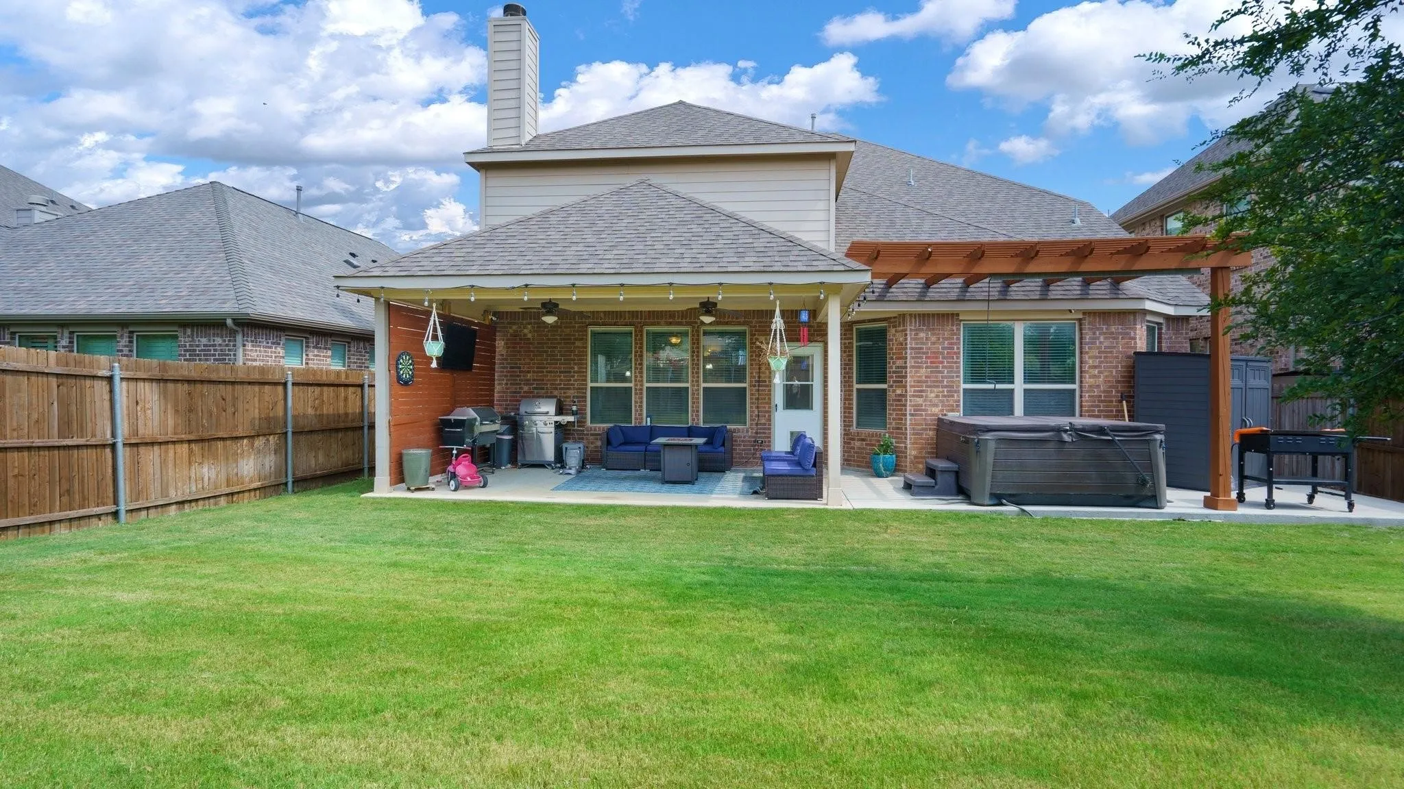 Single Family Residence For Sale in Tarrant County , 4328 Oak Chase Drive, Fort Worth, Texas 76244, 5 Bedroom, 4 Bathroom, 2 Garage spaces, 3,729 Sqft, built in 2015, mls#21320129, Real Estate Agent in Fort Worth, Homes For Sale in Tarrant county, Homes For Sale in Fort Worth, Realtor in Fort Worth Texas, Real Estate Brokerage Independent Realty Texas, Luminita Cordes Realtor
