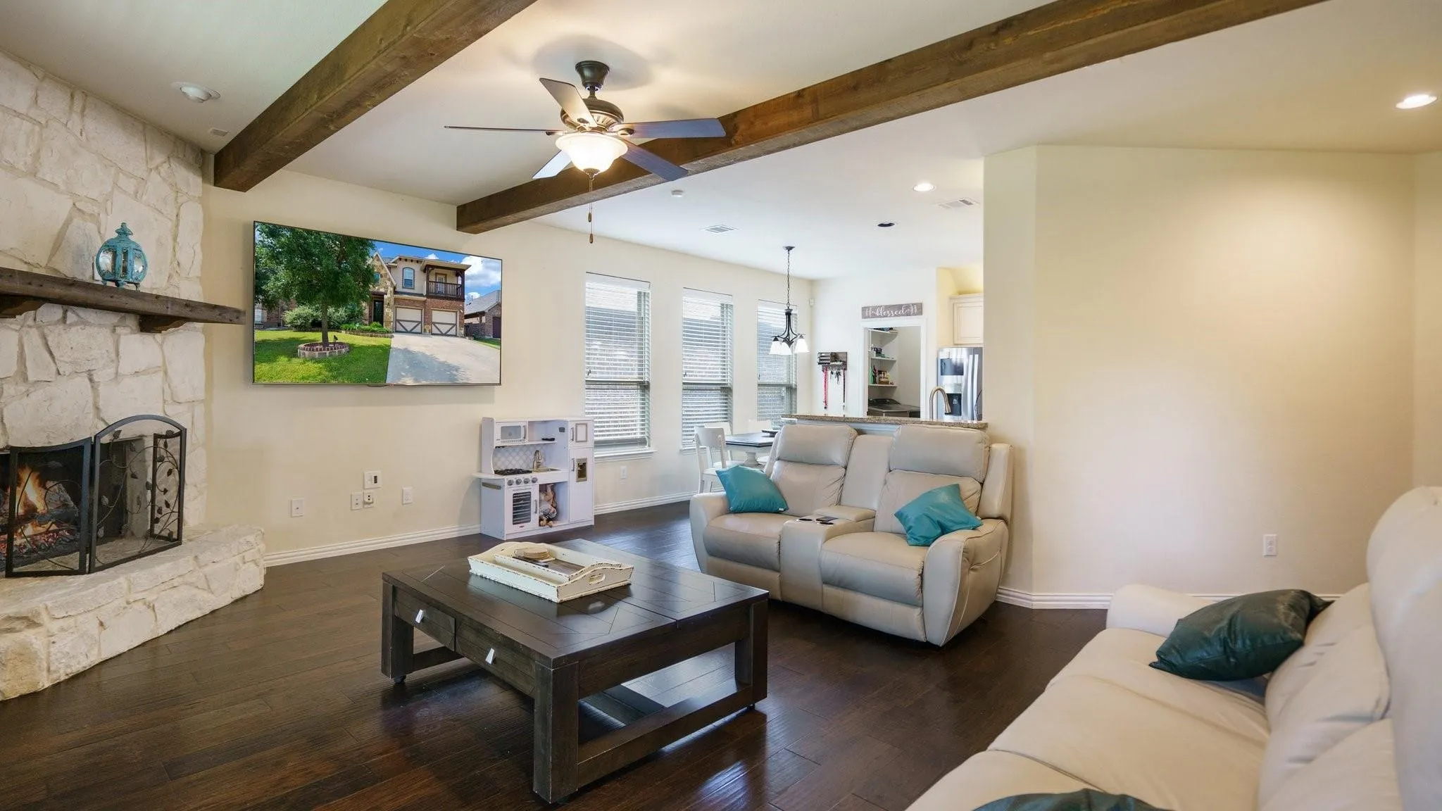 Single Family Residence For Sale in Tarrant County , 4328 Oak Chase Drive, Fort Worth, Texas 76244, 5 Bedroom, 4 Bathroom, 2 Garage spaces, 3,729 Sqft, built in 2015, mls#21320129, Real Estate Agent in Fort Worth, Homes For Sale in Tarrant county, Homes For Sale in Fort Worth, Realtor in Fort Worth Texas, Real Estate Brokerage Independent Realty Texas, Luminita Cordes Realtor
