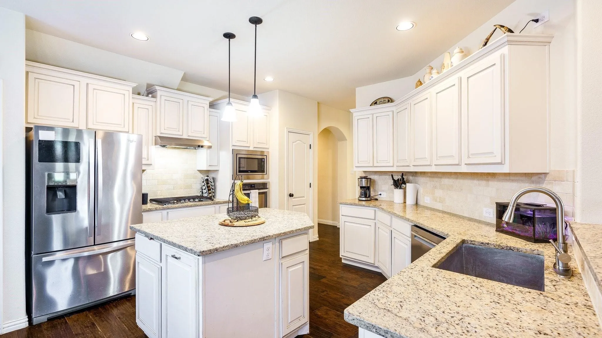 Single Family Residence For Sale in Tarrant County , 4328 Oak Chase Drive, Fort Worth, Texas 76244, 5 Bedroom, 4 Bathroom, 2 Garage spaces, 3,729 Sqft, built in 2015, mls#21320129, Real Estate Agent in Fort Worth, Homes For Sale in Tarrant county, Homes For Sale in Fort Worth, Realtor in Fort Worth Texas, Real Estate Brokerage Independent Realty Texas, Luminita Cordes Realtor