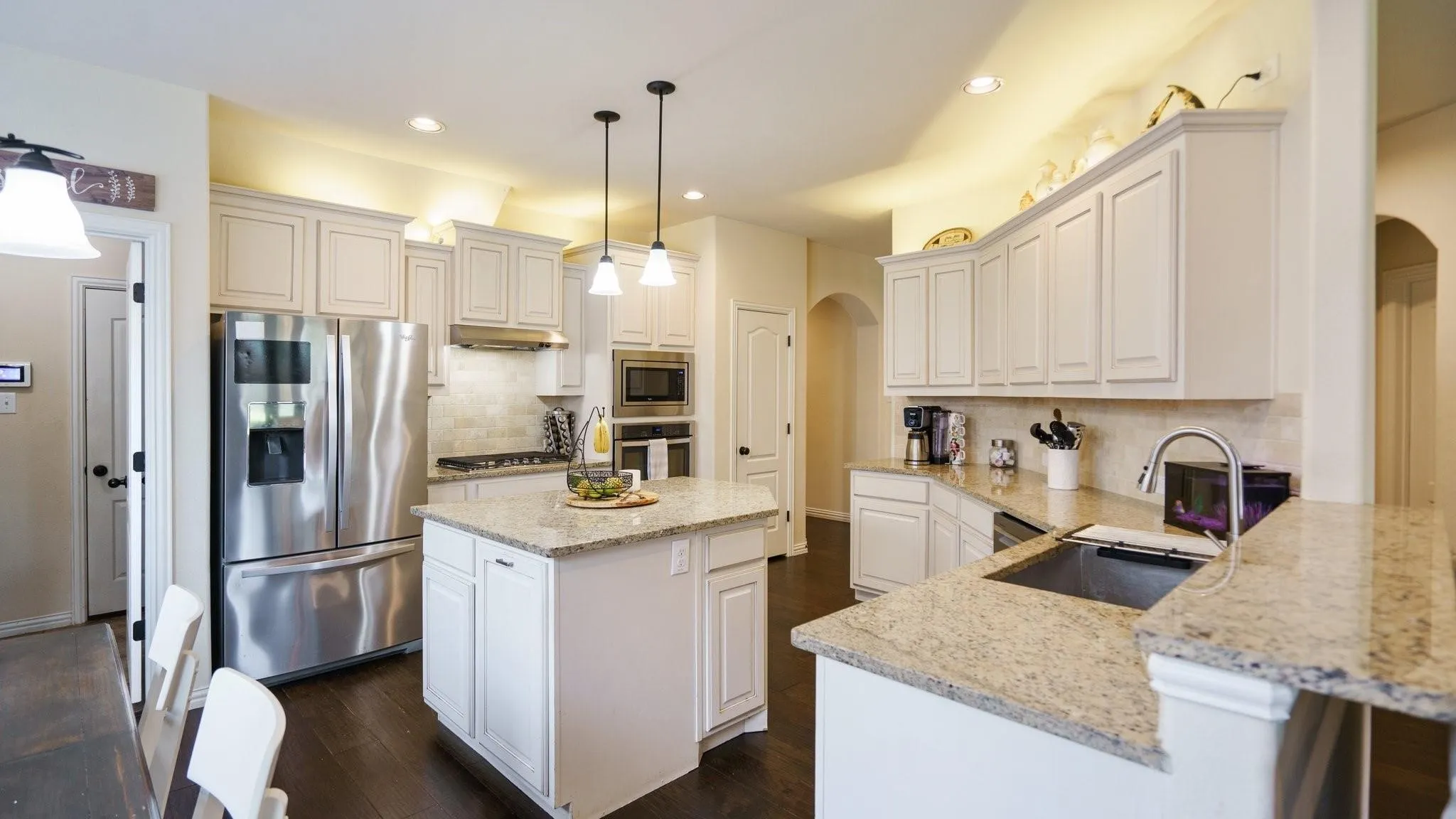 Single Family Residence For Sale in Tarrant County , 4328 Oak Chase Drive, Fort Worth, Texas 76244, 5 Bedroom, 4 Bathroom, 2 Garage spaces, 3,729 Sqft, built in 2015, mls#21320129, Real Estate Agent in Fort Worth, Homes For Sale in Tarrant county, Homes For Sale in Fort Worth, Realtor in Fort Worth Texas, Real Estate Brokerage Independent Realty Texas, Luminita Cordes Realtor