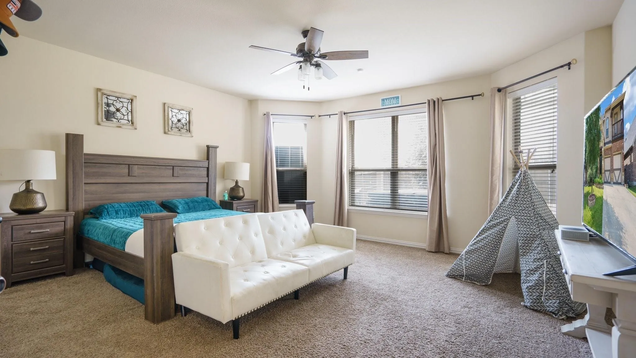 Single Family Residence For Sale in Tarrant County , 4328 Oak Chase Drive, Fort Worth, Texas 76244, 5 Bedroom, 4 Bathroom, 2 Garage spaces, 3,729 Sqft, built in 2015, mls#21320129, Real Estate Agent in Fort Worth, Homes For Sale in Tarrant county, Homes For Sale in Fort Worth, Realtor in Fort Worth Texas, Real Estate Brokerage Independent Realty Texas, Luminita Cordes Realtor