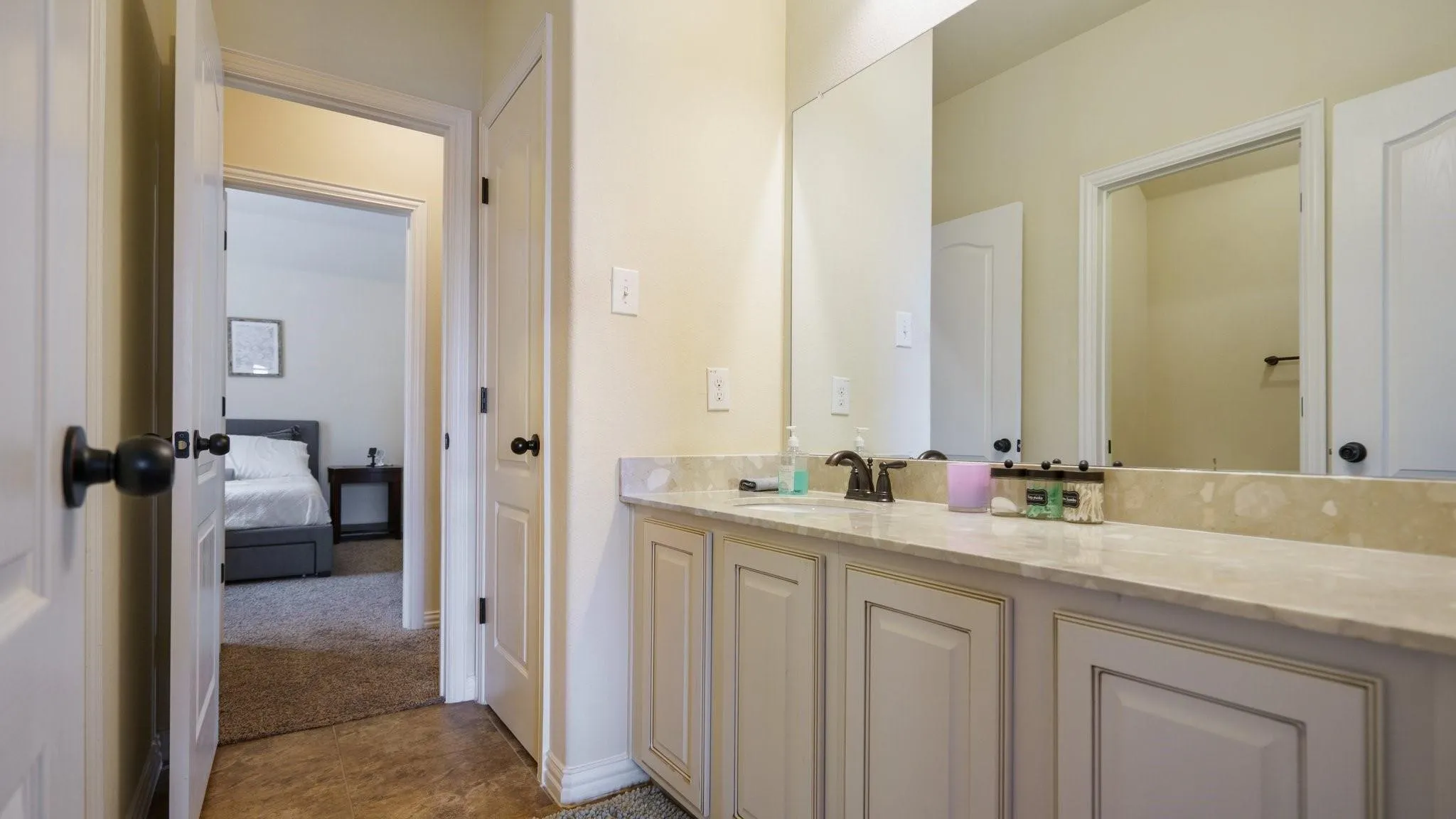 Single Family Residence For Sale in Tarrant County , 4328 Oak Chase Drive, Fort Worth, Texas 76244, 5 Bedroom, 4 Bathroom, 2 Garage spaces, 3,729 Sqft, built in 2015, mls#21320129, Real Estate Agent in Fort Worth, Homes For Sale in Tarrant county, Homes For Sale in Fort Worth, Realtor in Fort Worth Texas, Real Estate Brokerage Independent Realty Texas, Luminita Cordes Realtor