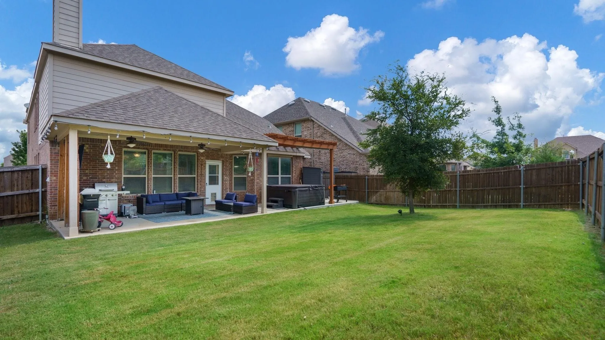 Single Family Residence For Sale in Tarrant County , 4328 Oak Chase Drive, Fort Worth, Texas 76244, 5 Bedroom, 4 Bathroom, 2 Garage spaces, 3,729 Sqft, built in 2015, mls#21320129, Real Estate Agent in Fort Worth, Homes For Sale in Tarrant county, Homes For Sale in Fort Worth, Realtor in Fort Worth Texas, Real Estate Brokerage Independent Realty Texas, Luminita Cordes Realtor