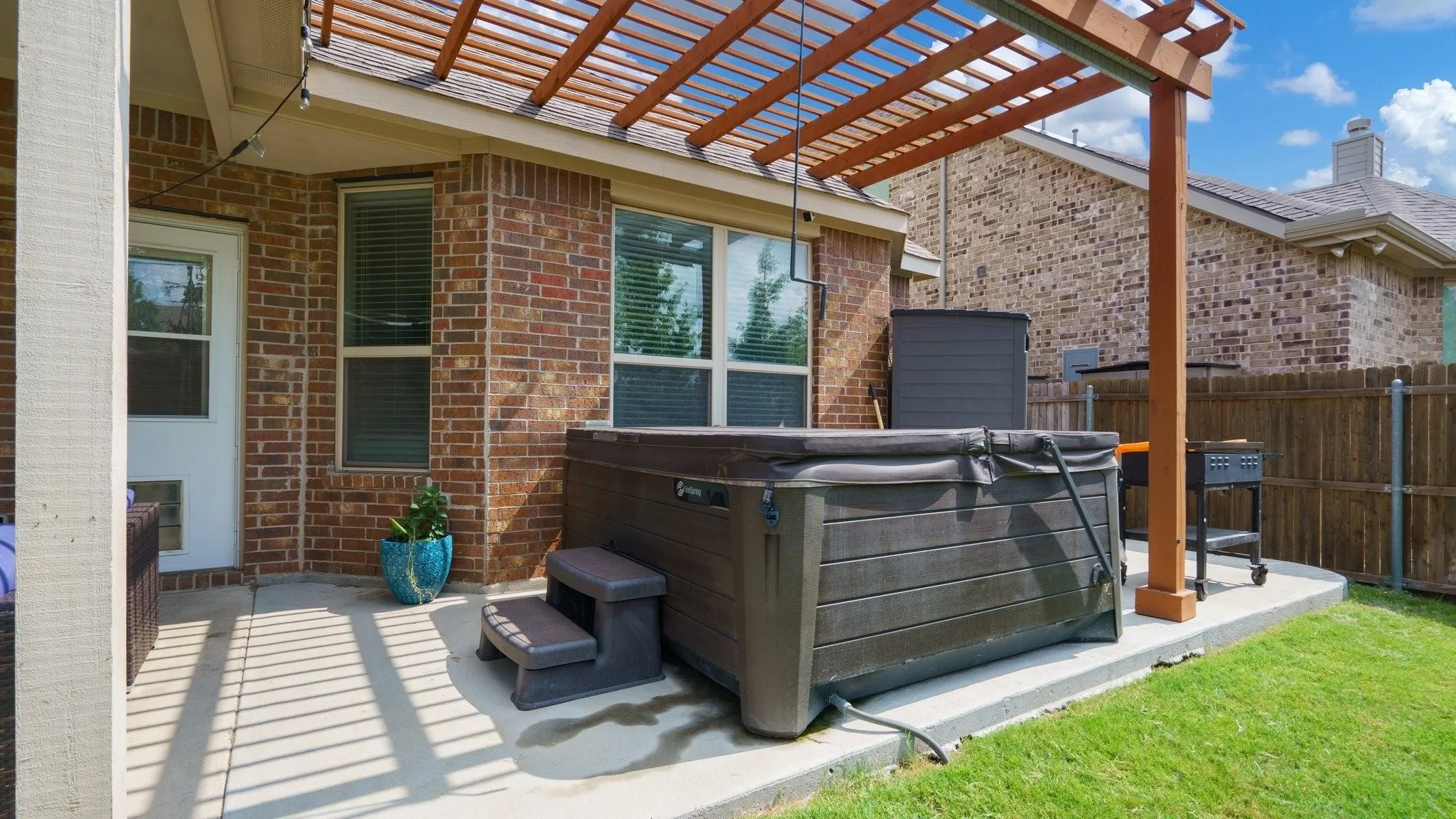 Single Family Residence For Sale in Tarrant County , 4328 Oak Chase Drive, Fort Worth, Texas 76244, 5 Bedroom, 4 Bathroom, 2 Garage spaces, 3,729 Sqft, built in 2015, mls#21320129, Real Estate Agent in Fort Worth, Homes For Sale in Tarrant county, Homes For Sale in Fort Worth, Realtor in Fort Worth Texas, Real Estate Brokerage Independent Realty Texas, Luminita Cordes Realtor