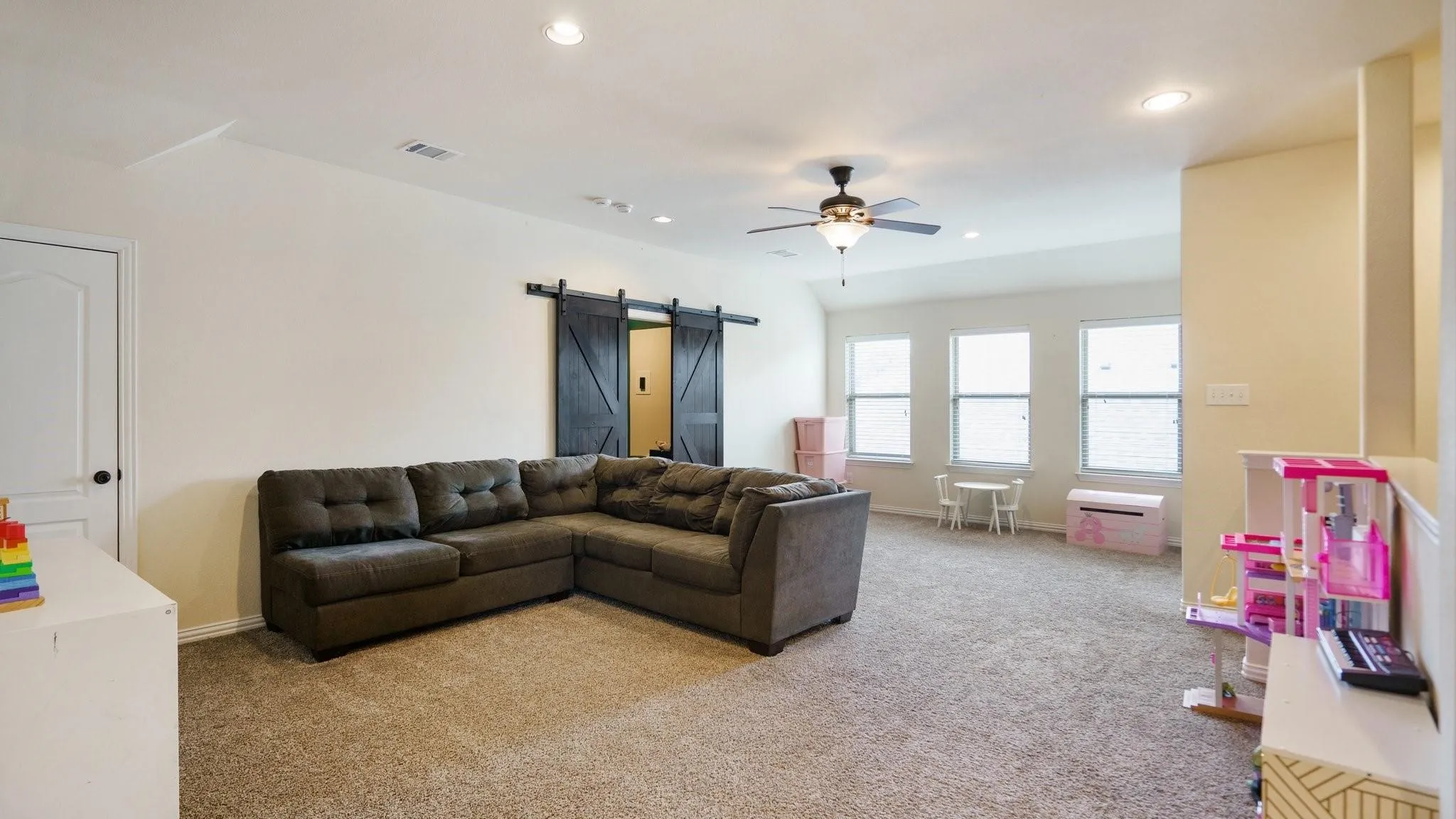 Single Family Residence For Sale in Tarrant County , 4328 Oak Chase Drive, Fort Worth, Texas 76244, 5 Bedroom, 4 Bathroom, 2 Garage spaces, 3,729 Sqft, built in 2015, mls#21320129, Real Estate Agent in Fort Worth, Homes For Sale in Tarrant county, Homes For Sale in Fort Worth, Realtor in Fort Worth Texas, Real Estate Brokerage Independent Realty Texas, Luminita Cordes Realtor