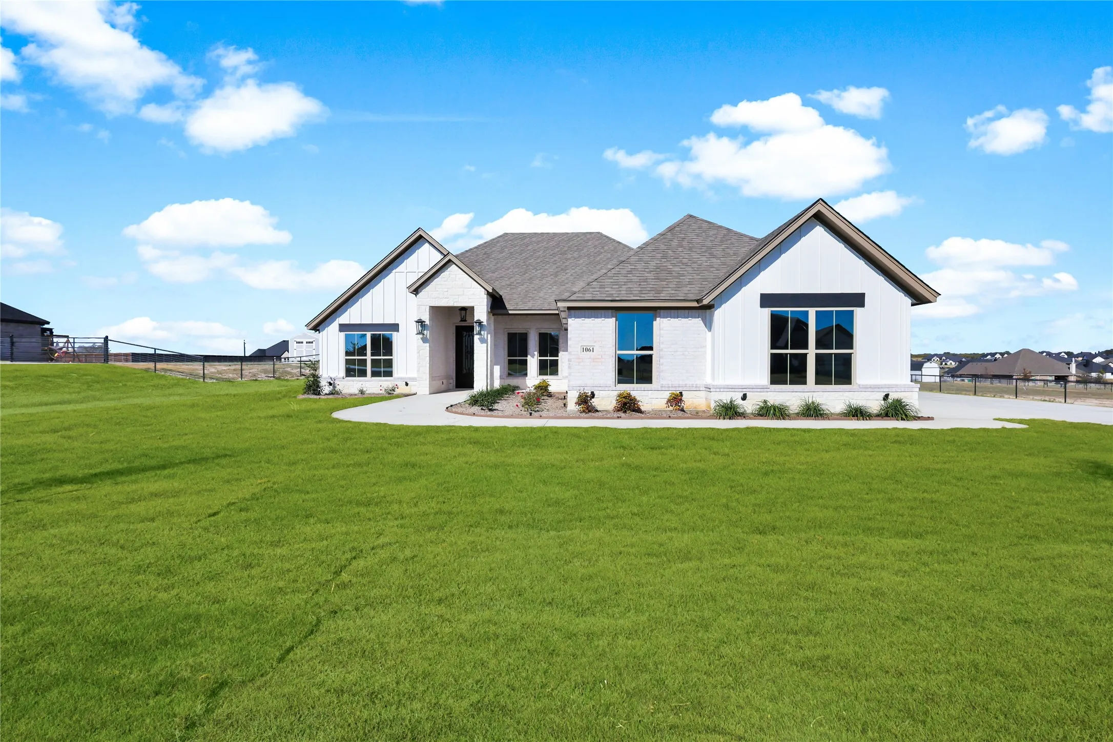 Single Family Residence For Sale in Parker County , 1061 Uplift Drive, Weatherford, Texas 76087, 4 Bedroom, 3 Bathroom, 3 Garage spaces, 2,469 Sqft, built in 2025, mls#21320875, Real Estate Agent in Weatherford, Homes For Sale in Parker county, Homes For Sale in Weatherford, Realtor in Weatherford Texas, Real Estate Brokerage Independent Realty Texas, Luminita Cordes Realtor