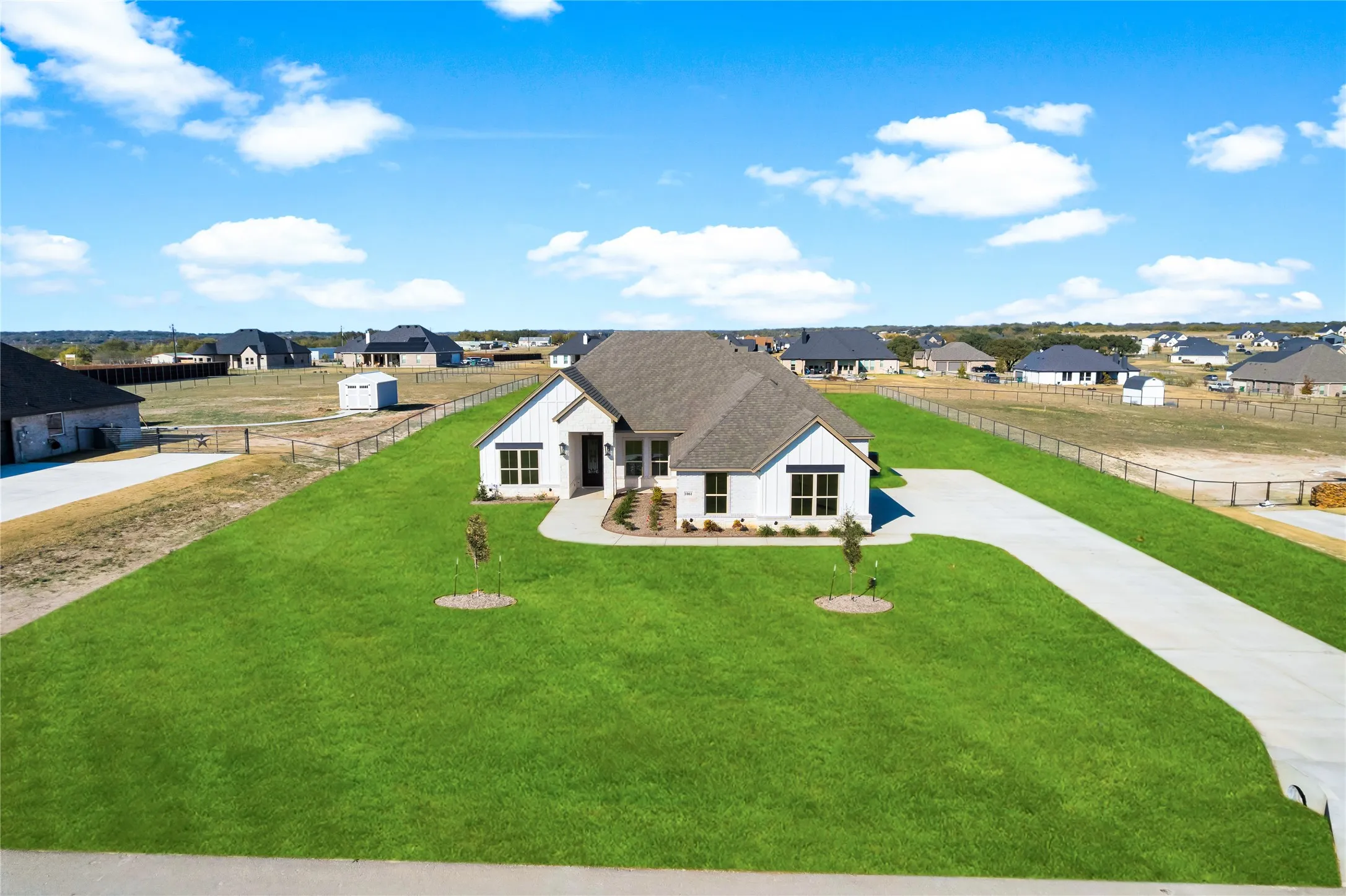 Single Family Residence For Sale in Parker County , 1061 Uplift Drive, Weatherford, Texas 76087, 4 Bedroom, 3 Bathroom, 3 Garage spaces, 2,469 Sqft, built in 2025, mls#21320875, Real Estate Agent in Weatherford, Homes For Sale in Parker county, Homes For Sale in Weatherford, Realtor in Weatherford Texas, Real Estate Brokerage Independent Realty Texas, Luminita Cordes Realtor