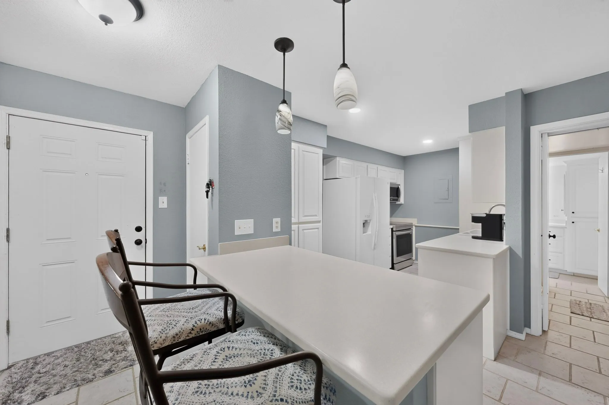 Condominium For Sale in Tarrant County , 4028 Ridglea Country Club Drive 804, Fort Worth, Texas 76126, 1 Bedroom, 1 Bathroom, Garage spaces, 936 Sqft, built in 1968, mls#21314897, Real Estate Agent in Fort Worth, Homes For Sale in Tarrant county, Homes For Sale in Fort Worth, Realtor in Fort Worth Texas, Real Estate Brokerage Independent Realty Texas, Luminita Cordes Realtor