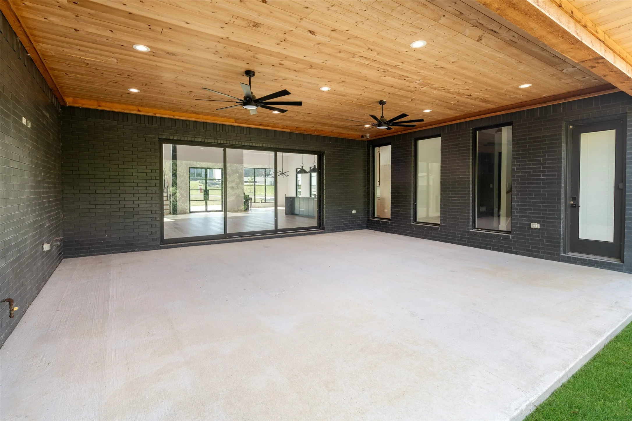 Single Family Residence For Sale in Grayson County , 1973 Carter Lane, Gunter, Texas 75058, 5 Bedroom, 5 Bathroom, 3 Garage spaces, 4,262 Sqft, built in 2024, mls#21321711, Real Estate Agent in Gunter, Homes For Sale in Grayson county, Homes For Sale in Gunter, Realtor in Gunter Texas, Real Estate Brokerage Independent Realty Texas, Luminita Cordes Realtor