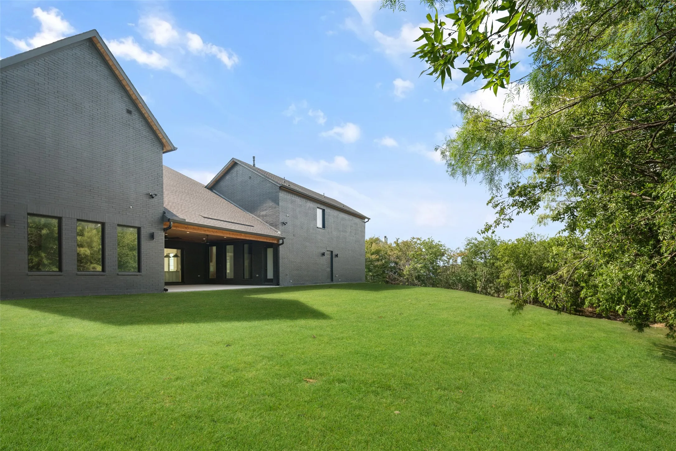 Single Family Residence For Sale in Grayson County , 1973 Carter Lane, Gunter, Texas 75058, 5 Bedroom, 5 Bathroom, 3 Garage spaces, 4,262 Sqft, built in 2024, mls#21321711, Real Estate Agent in Gunter, Homes For Sale in Grayson county, Homes For Sale in Gunter, Realtor in Gunter Texas, Real Estate Brokerage Independent Realty Texas, Luminita Cordes Realtor
