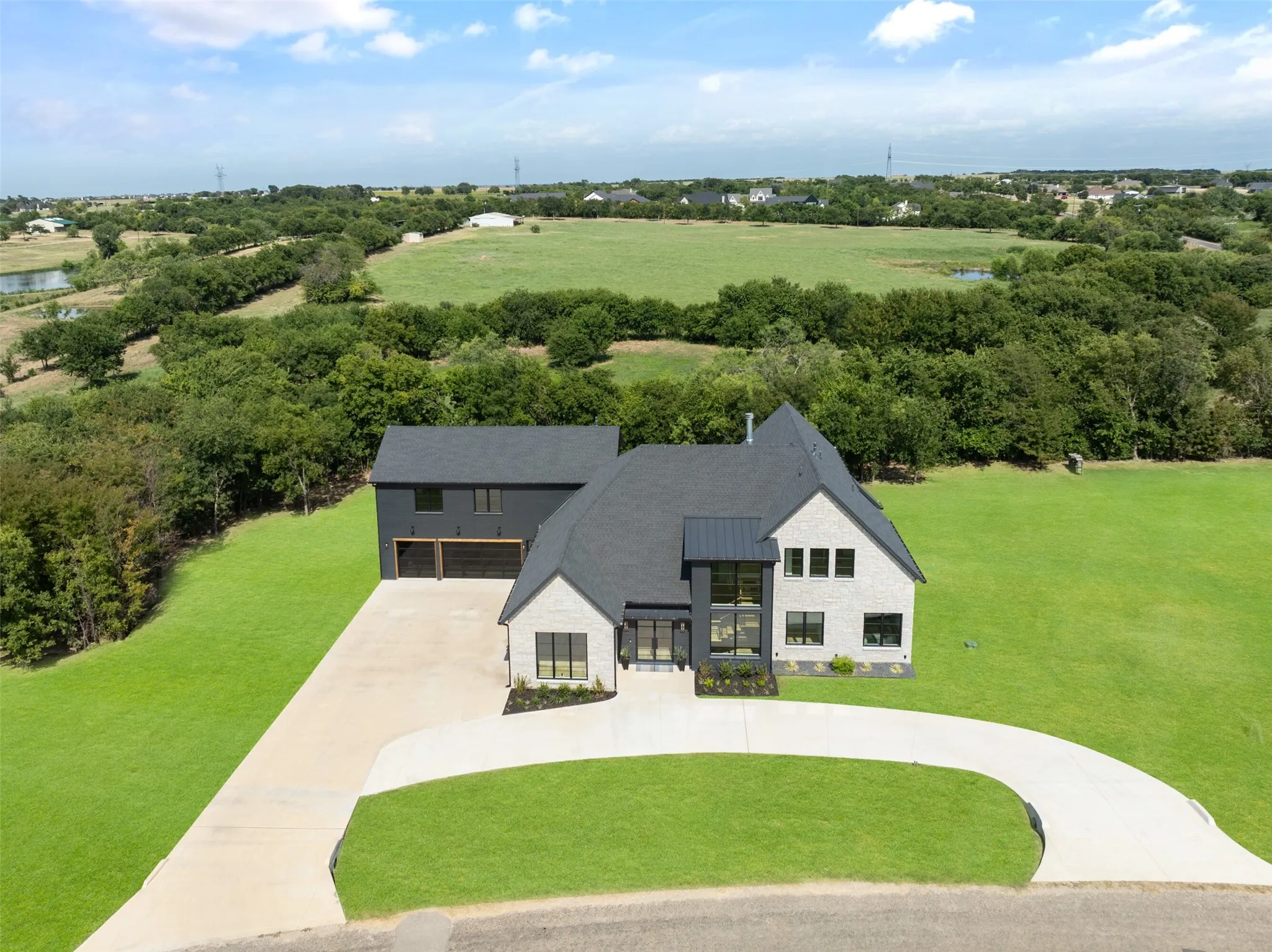 Single Family Residence For Sale in Grayson County , 1973 Carter Lane, Gunter, Texas 75058, 5 Bedroom, 5 Bathroom, 3 Garage spaces, 4,262 Sqft, built in 2024, mls#21321711, Real Estate Agent in Gunter, Homes For Sale in Grayson county, Homes For Sale in Gunter, Realtor in Gunter Texas, Real Estate Brokerage Independent Realty Texas, Luminita Cordes Realtor