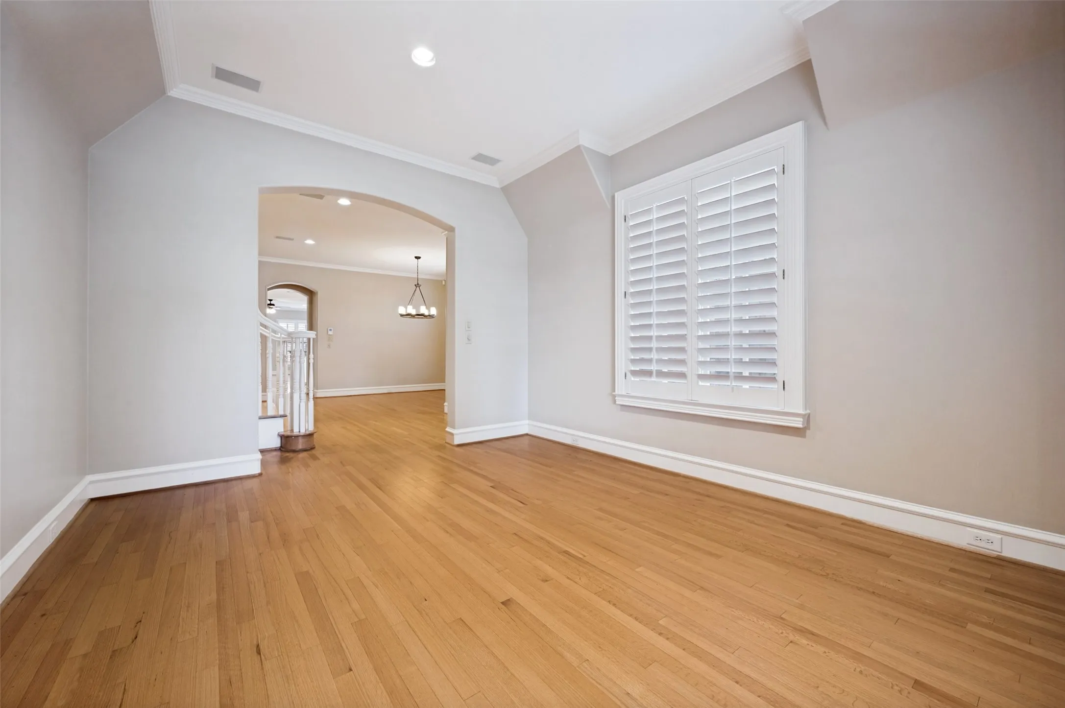 Single Family Residence For Sale in Dallas County , 3448 Granada Avenue, University Park, Texas 75205, 4 Bedroom, 4 Bathroom, 2 Garage spaces, 3,352 Sqft, built in 1997, mls#21319879, Real Estate Agent in University Park, Homes For Sale in Dallas county, Homes For Sale in University Park, Realtor in University Park Texas, Real Estate Brokerage Independent Realty Texas, Luminita Cordes Realtor