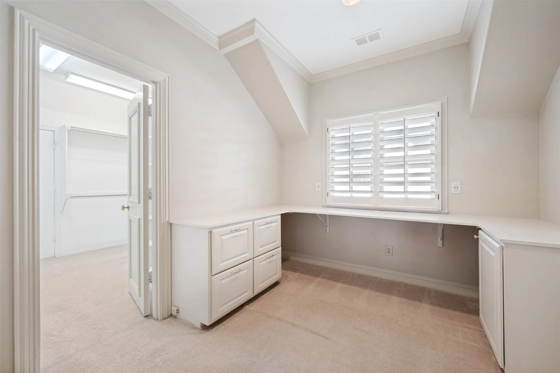 Single Family Residence For Sale in Dallas County , 3448 Granada Avenue, University Park, Texas 75205, 4 Bedroom, 4 Bathroom, 2 Garage spaces, 3,352 Sqft, built in 1997, mls#21319879, Real Estate Agent in University Park, Homes For Sale in Dallas county, Homes For Sale in University Park, Realtor in University Park Texas, Real Estate Brokerage Independent Realty Texas, Luminita Cordes Realtor