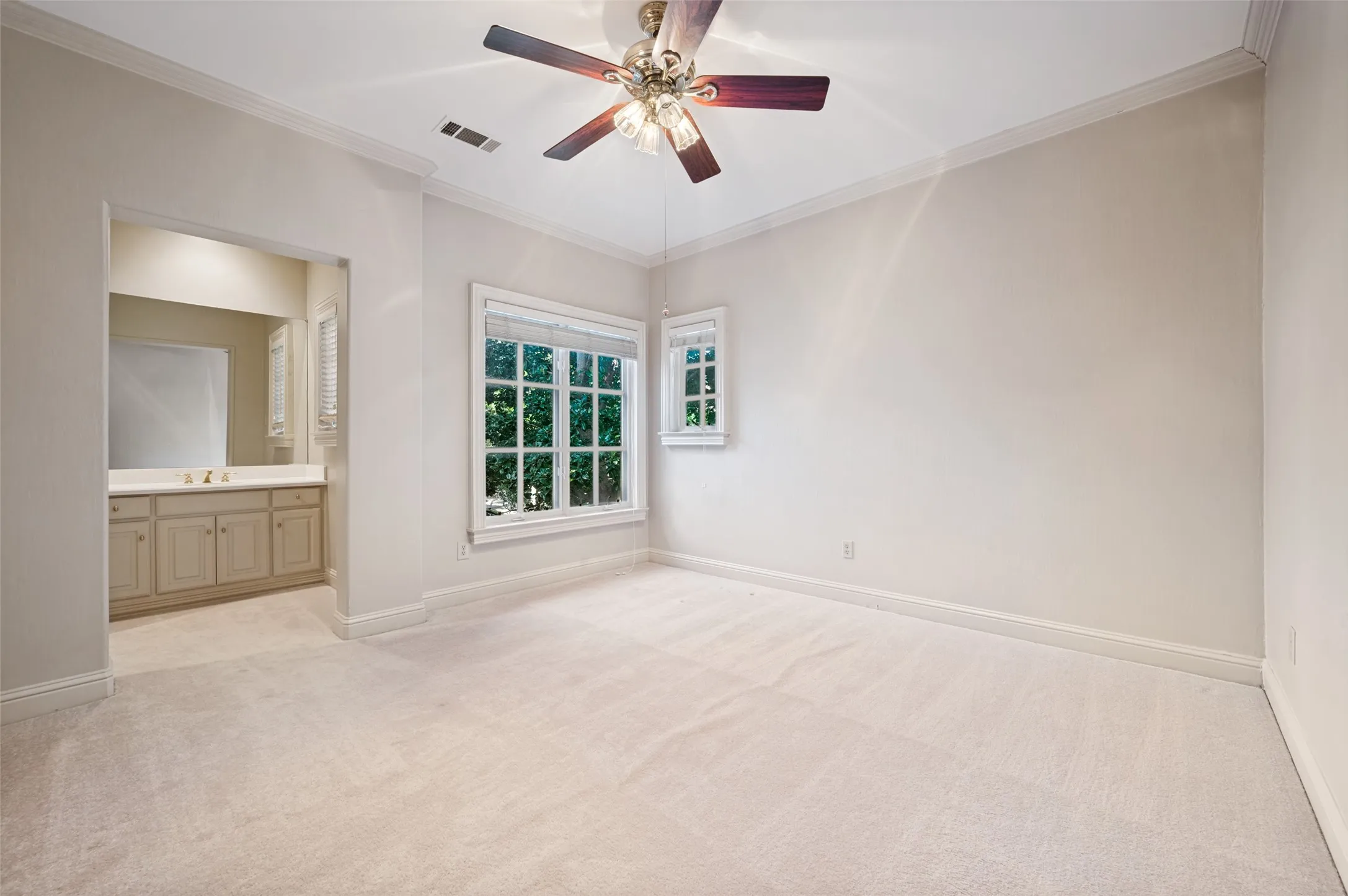 Single Family Residence For Sale in Dallas County , 3448 Granada Avenue, University Park, Texas 75205, 4 Bedroom, 4 Bathroom, 2 Garage spaces, 3,352 Sqft, built in 1997, mls#21319879, Real Estate Agent in University Park, Homes For Sale in Dallas county, Homes For Sale in University Park, Realtor in University Park Texas, Real Estate Brokerage Independent Realty Texas, Luminita Cordes Realtor