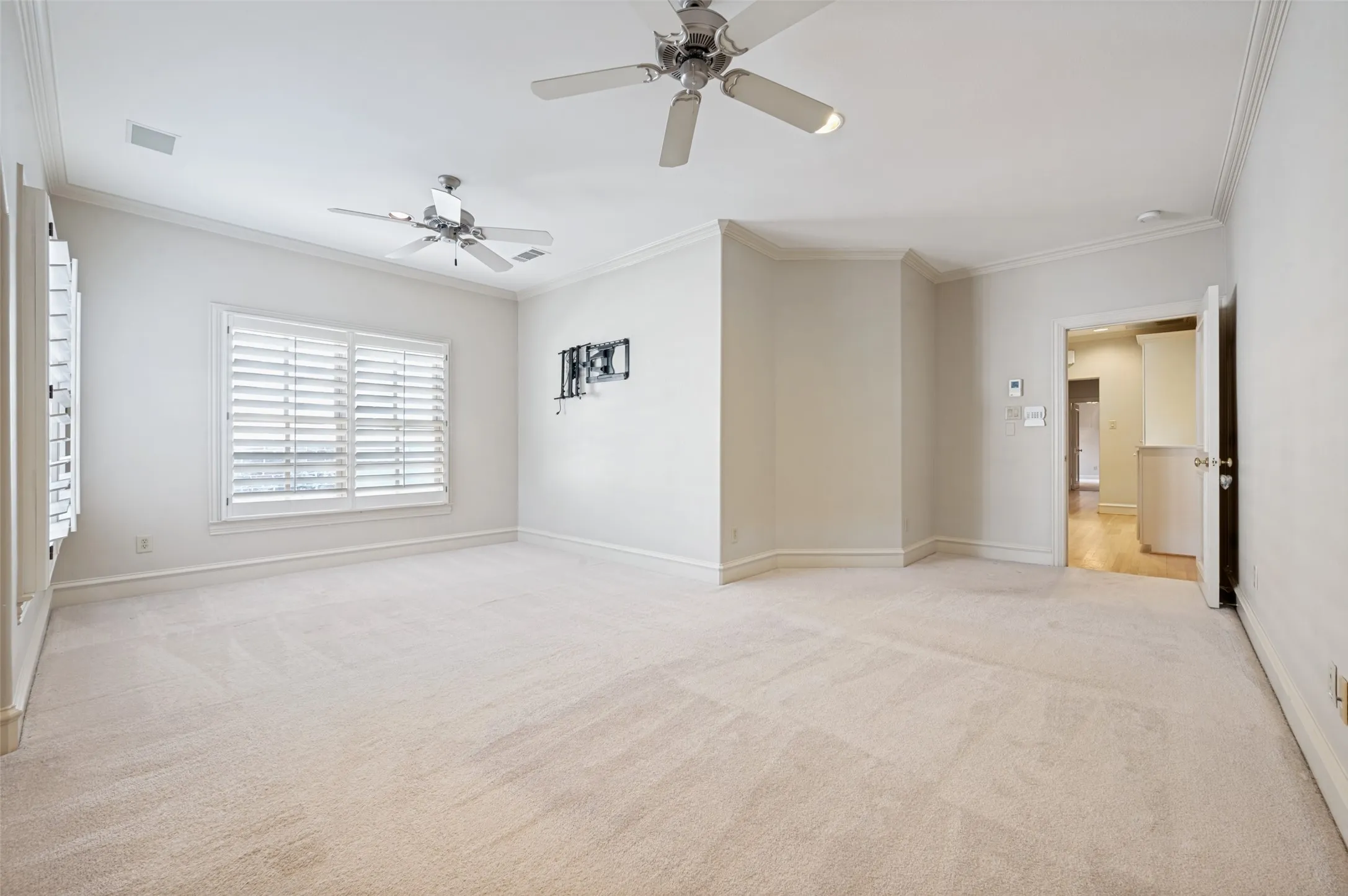 Single Family Residence For Sale in Dallas County , 3448 Granada Avenue, University Park, Texas 75205, 4 Bedroom, 4 Bathroom, 2 Garage spaces, 3,352 Sqft, built in 1997, mls#21319879, Real Estate Agent in University Park, Homes For Sale in Dallas county, Homes For Sale in University Park, Realtor in University Park Texas, Real Estate Brokerage Independent Realty Texas, Luminita Cordes Realtor