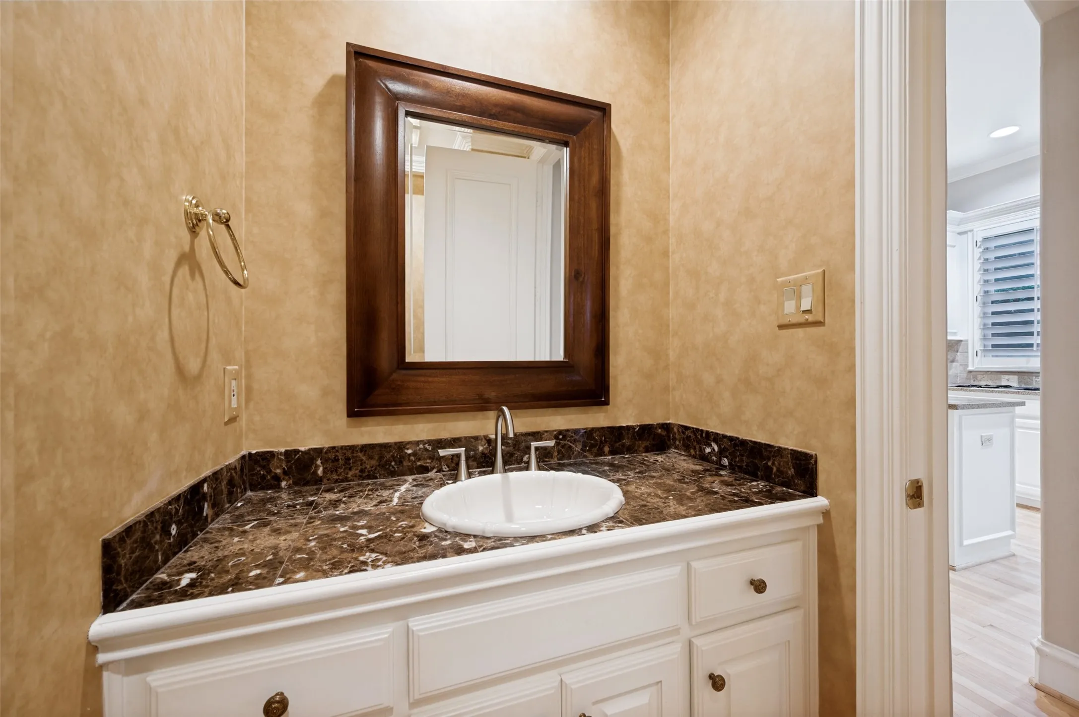 Single Family Residence For Sale in Dallas County , 3448 Granada Avenue, University Park, Texas 75205, 4 Bedroom, 4 Bathroom, 2 Garage spaces, 3,352 Sqft, built in 1997, mls#21319879, Real Estate Agent in University Park, Homes For Sale in Dallas county, Homes For Sale in University Park, Realtor in University Park Texas, Real Estate Brokerage Independent Realty Texas, Luminita Cordes Realtor