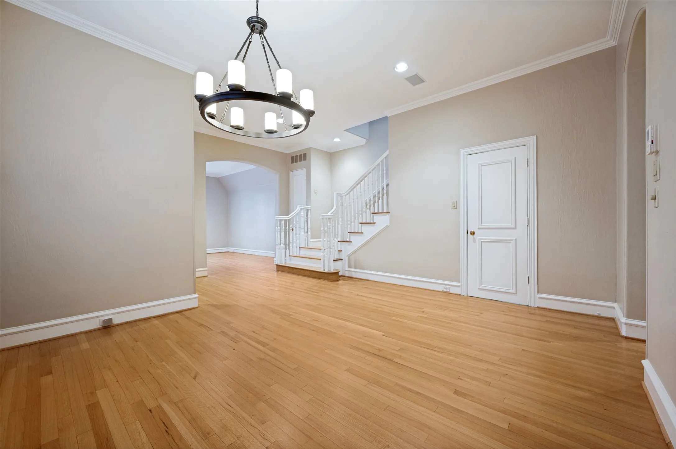 Single Family Residence For Sale in Dallas County , 3448 Granada Avenue, University Park, Texas 75205, 4 Bedroom, 4 Bathroom, 2 Garage spaces, 3,352 Sqft, built in 1997, mls#21319879, Real Estate Agent in University Park, Homes For Sale in Dallas county, Homes For Sale in University Park, Realtor in University Park Texas, Real Estate Brokerage Independent Realty Texas, Luminita Cordes Realtor