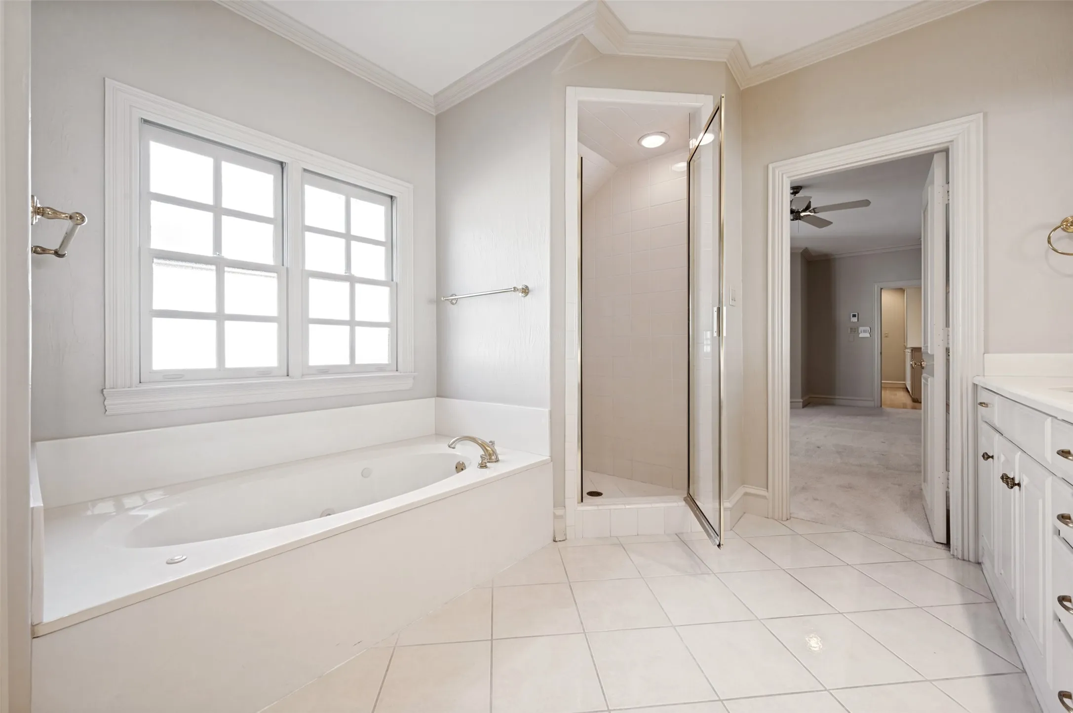 Single Family Residence For Sale in Dallas County , 3448 Granada Avenue, University Park, Texas 75205, 4 Bedroom, 4 Bathroom, 2 Garage spaces, 3,352 Sqft, built in 1997, mls#21319879, Real Estate Agent in University Park, Homes For Sale in Dallas county, Homes For Sale in University Park, Realtor in University Park Texas, Real Estate Brokerage Independent Realty Texas, Luminita Cordes Realtor