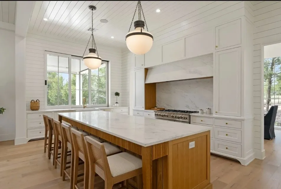 Single Family Residence For Sale in Henderson County , 3810 Windward Way, Malakoff, Texas 75148, 6 Bedrooms, 7 Bathrooms, 2 Garage spaces, 5,956 Sqft, built in 2021, Price $3,975,000, mls#21320526, Real Estate Agent in Malakoff, Homes For Sale in Henderson county, Homes For Sale in Malakoff, Realtor in Malakoff Texas, Real Estate Brokerage Independent Realty Texas, Luminita Cordes Realtor