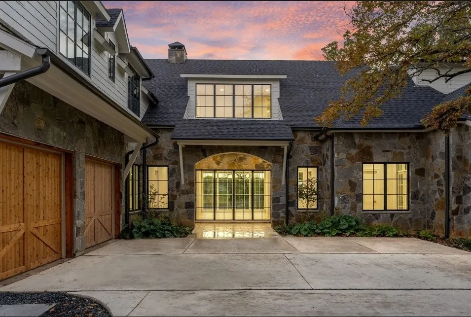 Single Family Residence For Sale in Henderson County , 3810 Windward Way, Malakoff, Texas 75148, 6 Bedrooms, 7 Bathrooms, 2 Garage spaces, 5,956 Sqft, built in 2021, Price $3,975,000, mls#21320526, Real Estate Agent in Malakoff, Homes For Sale in Henderson county, Homes For Sale in Malakoff, Realtor in Malakoff Texas, Real Estate Brokerage Independent Realty Texas, Luminita Cordes Realtor