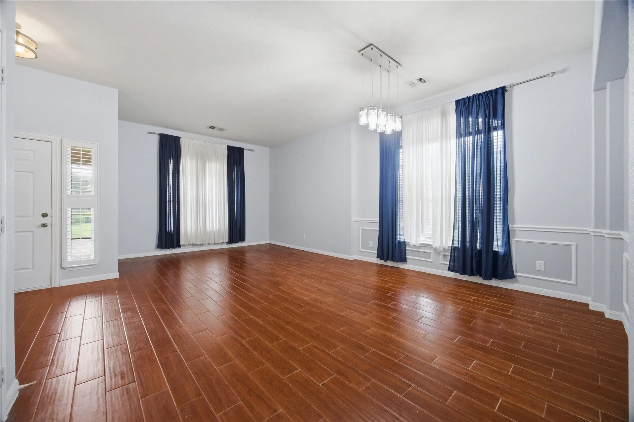 Single Family Residence For Rent in Collin County , 5101 Stonecrest Drive, Mc Kinney, Texas 75071, 3 Bedroom, 2 Bathroom, 2 Garage spaces, 2,492 Sqft, built in 2001, mls#21321770, Real Estate Agent in Mc Kinney, Homes For Rent in Collin county, Homes For Rent in Mc Kinney, Realtor in Mc Kinney Texas, Real Estate Brokerage Independent Realty Texas, Luminita Cordes Realtor