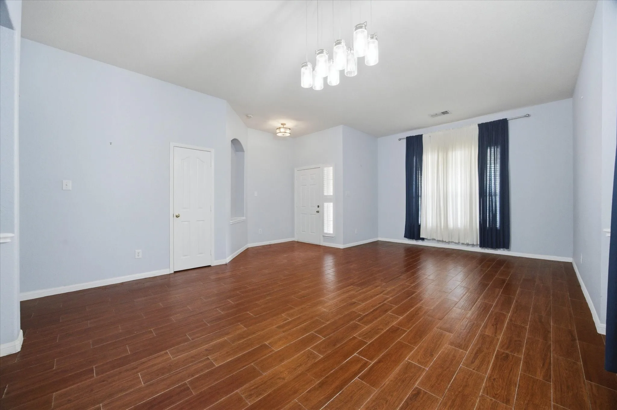Single Family Residence For Rent in Collin County , 5101 Stonecrest Drive, Mc Kinney, Texas 75071, 3 Bedroom, 2 Bathroom, 2 Garage spaces, 2,492 Sqft, built in 2001, mls#21321770, Real Estate Agent in Mc Kinney, Homes For Rent in Collin county, Homes For Rent in Mc Kinney, Realtor in Mc Kinney Texas, Real Estate Brokerage Independent Realty Texas, Luminita Cordes Realtor